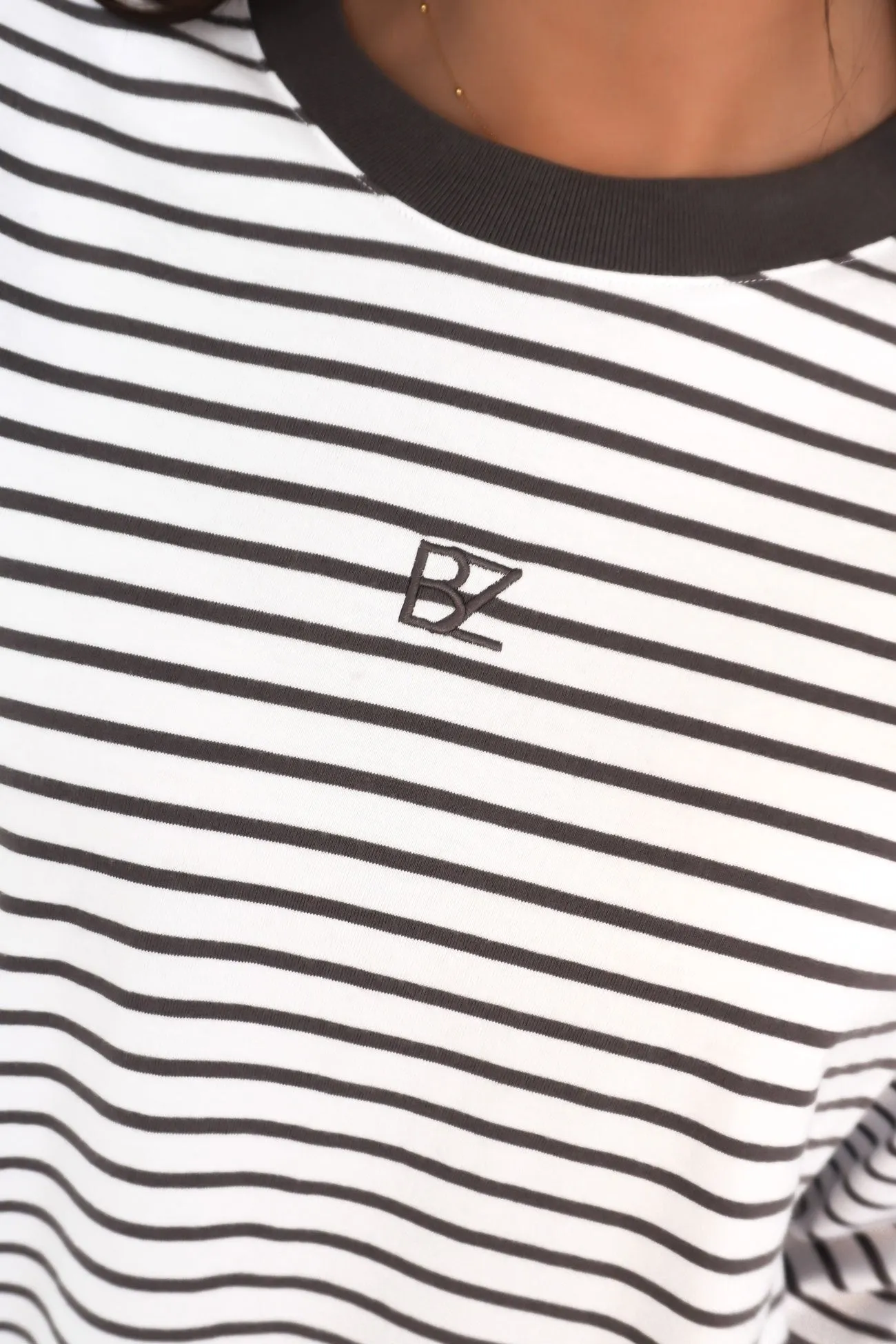 QuickDry Technology DurableWeave Taylor Stripe Long Sleeve Tee White Charcoal