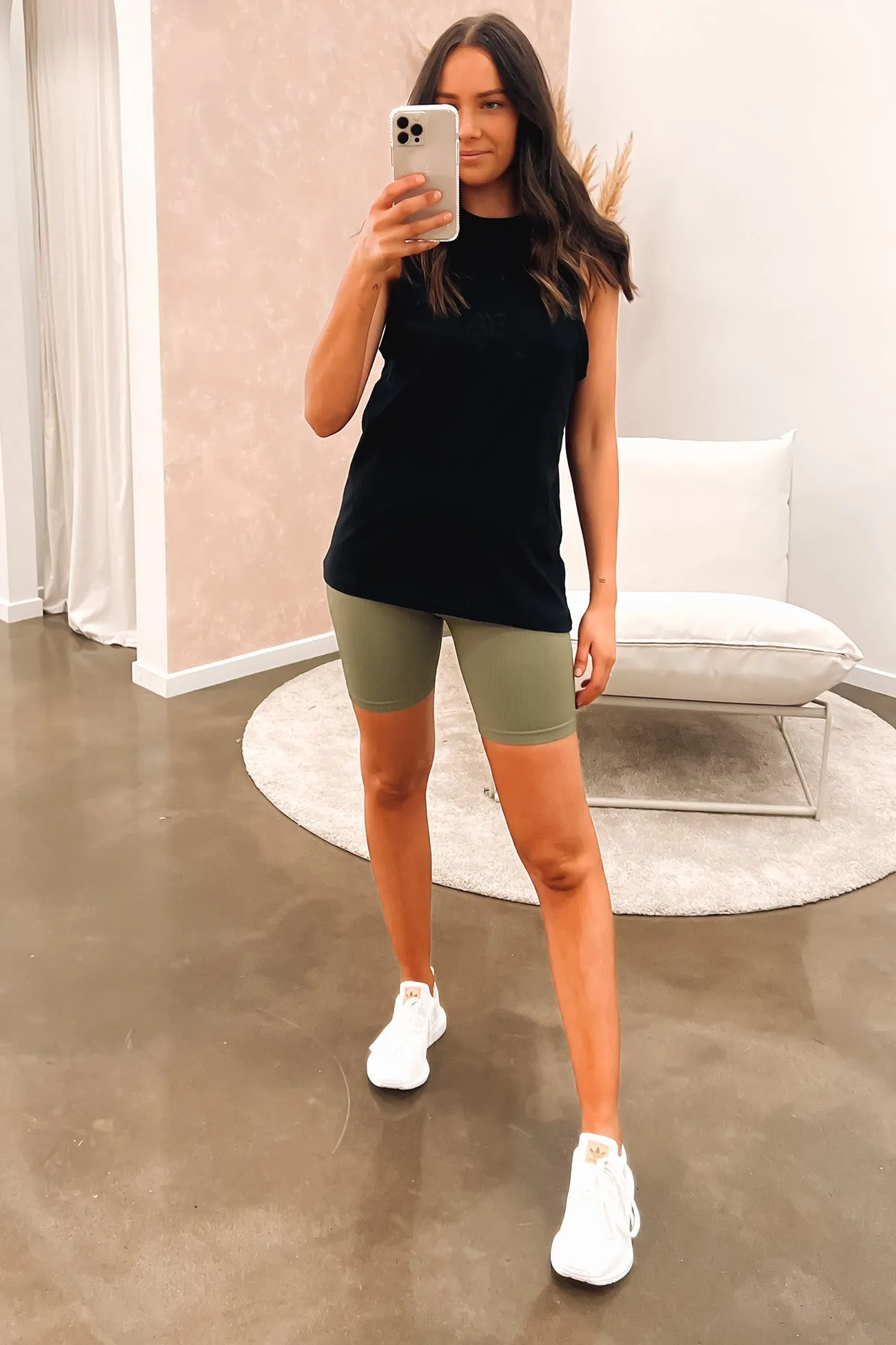 Street Light Anderson Tank Black