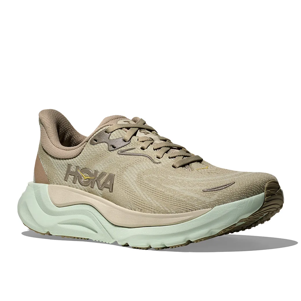 cross - training shoes running in a 20K shoes Womens Hoka Arahi 8 in Oyster Mushroom/Truffle Salt