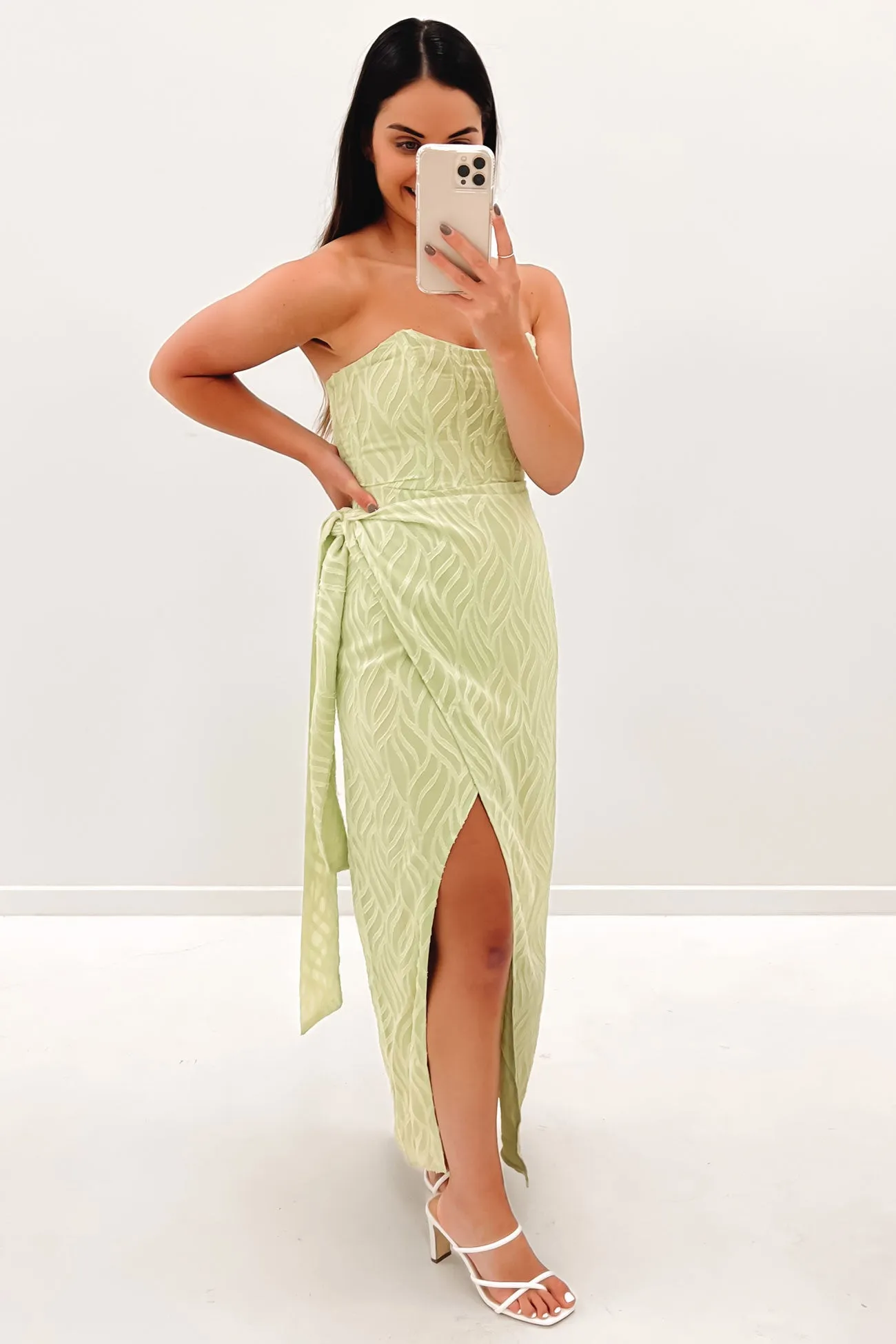 Cozy Wearable Straight-Cut Avia Midi Dress Green