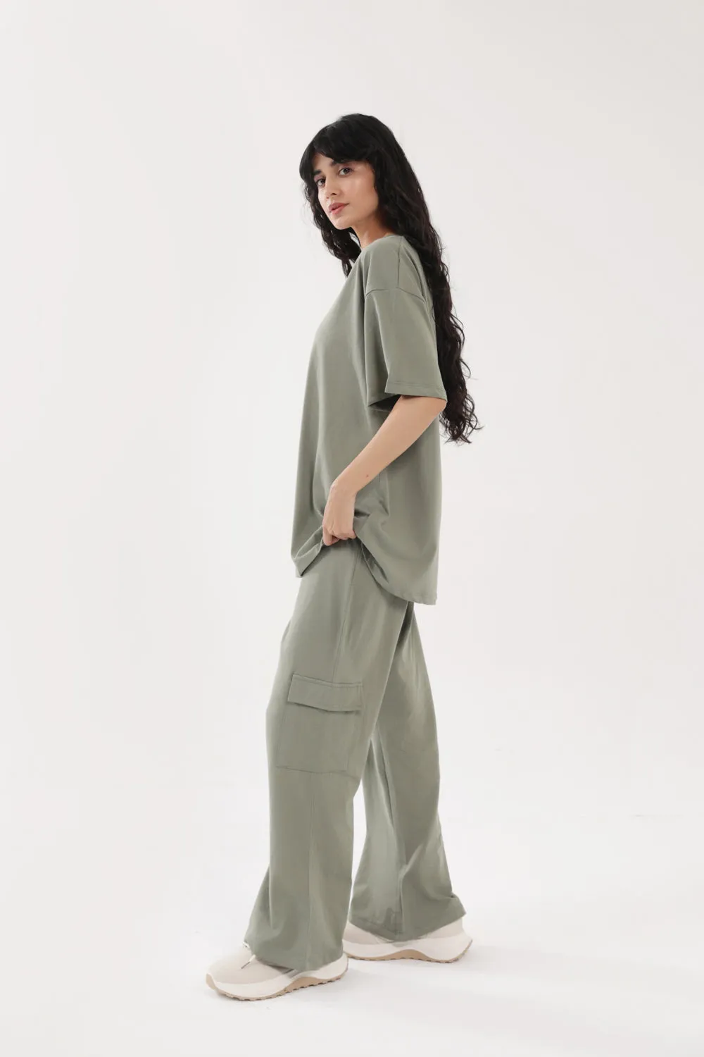 BASIC OVERSIZED TEE ComfortOptimizedConstruction Everyday Fashion Look