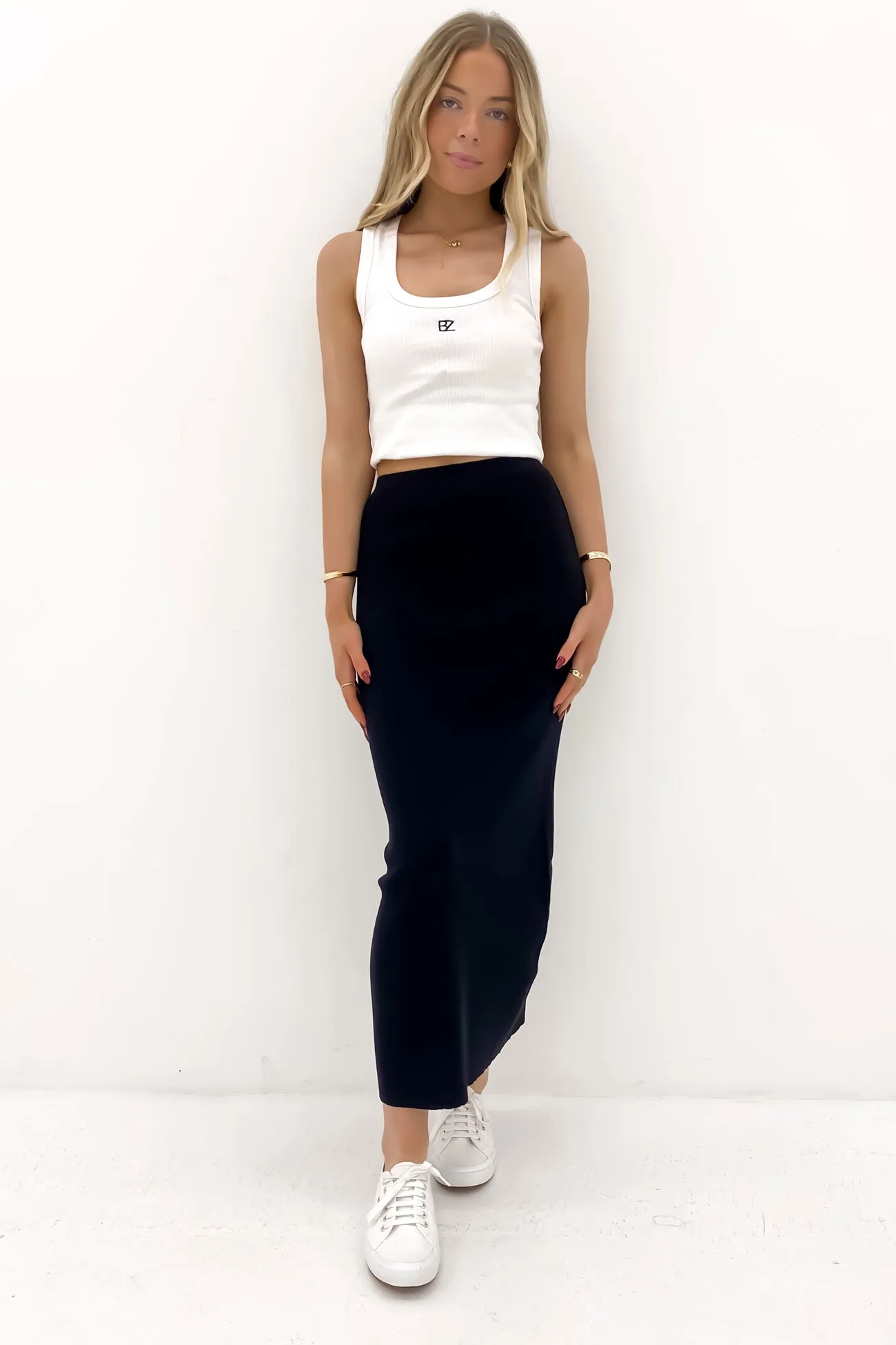 Minimal Touch Tonal Look Henley Knit Skirt Black