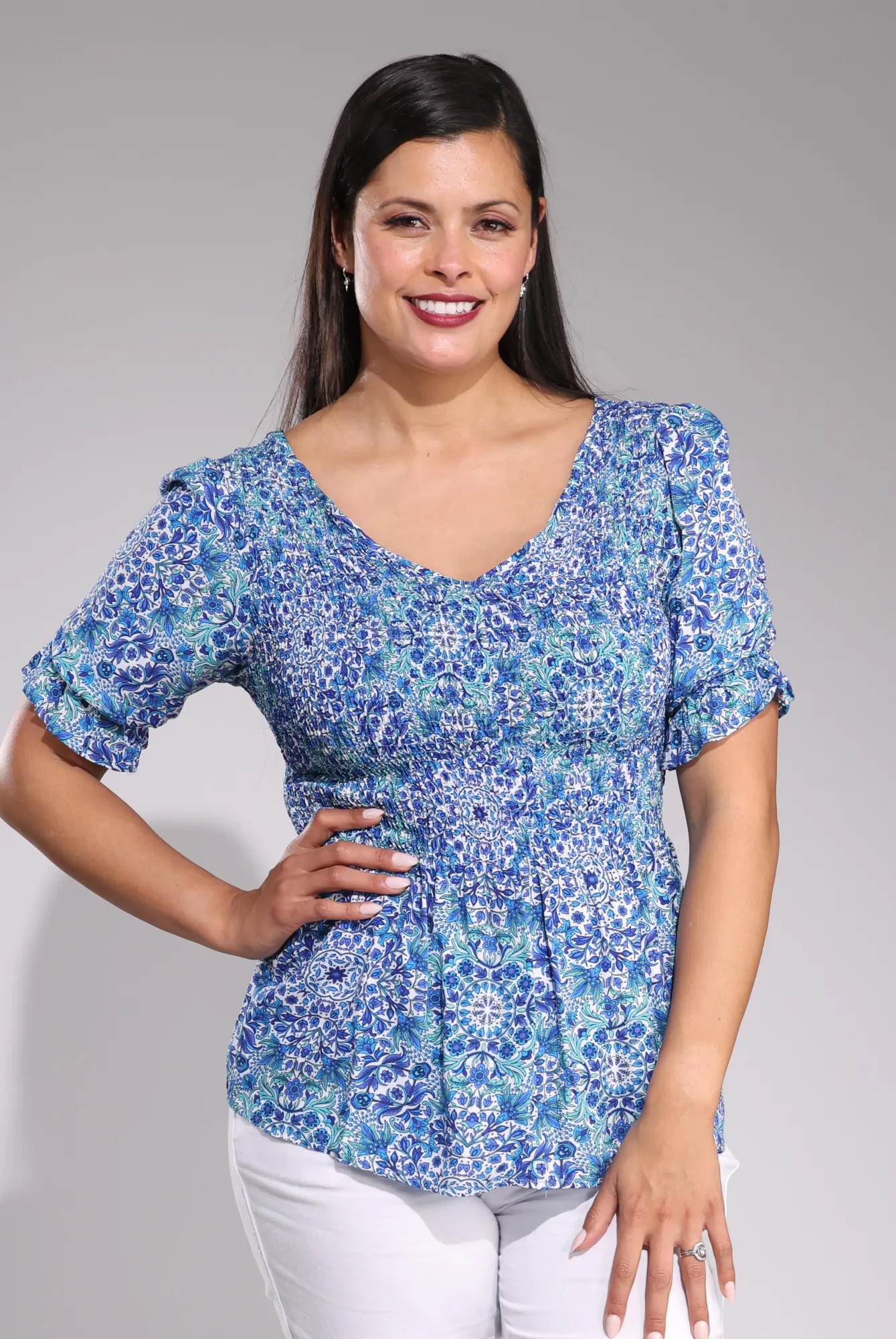 Top | Blue Sage Vine | 3321C1 NonRestrictive Cut QuickAccessPockets