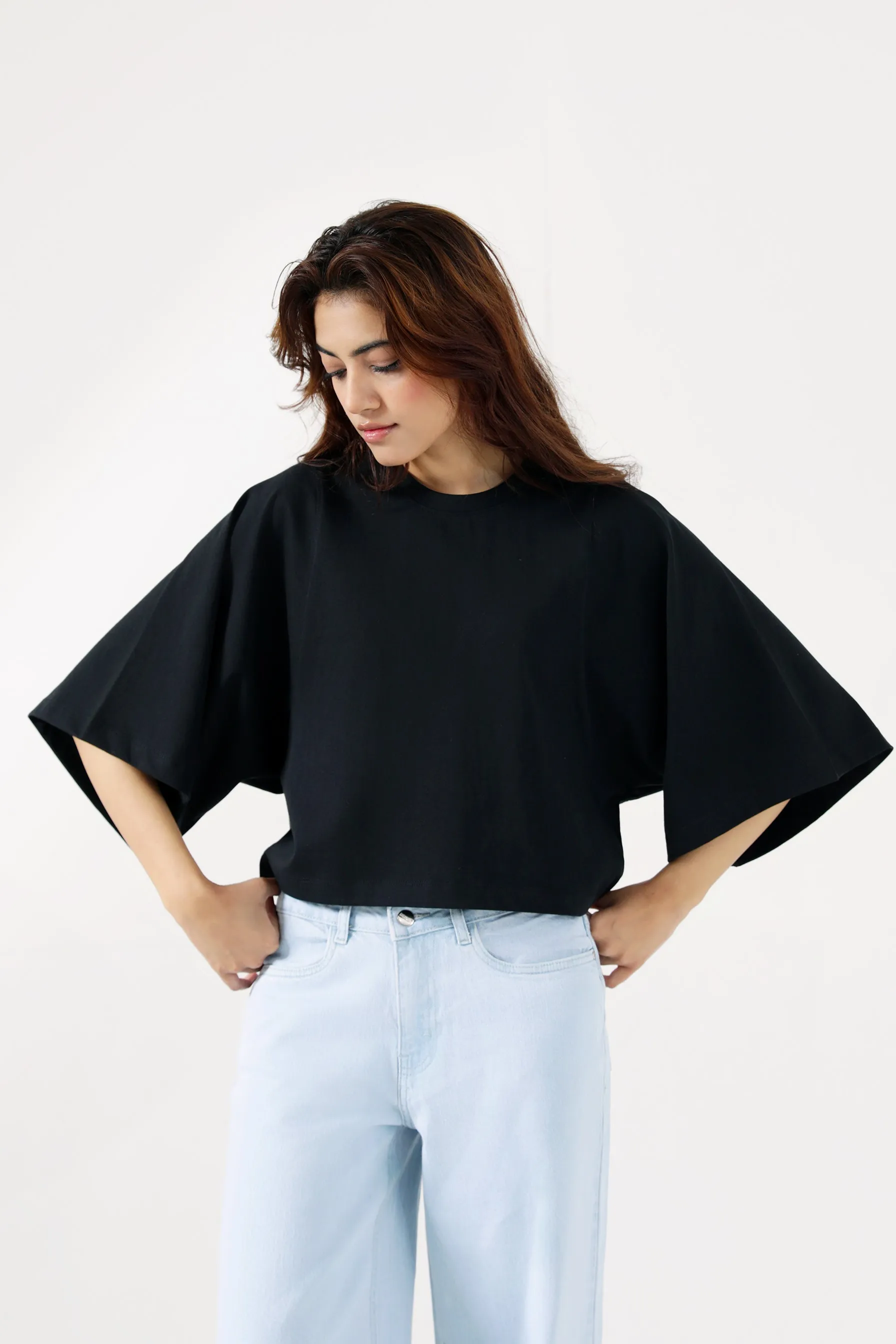 BOX FIT TEE WITH OVERSIZED ARMHOLE Longline Hemline