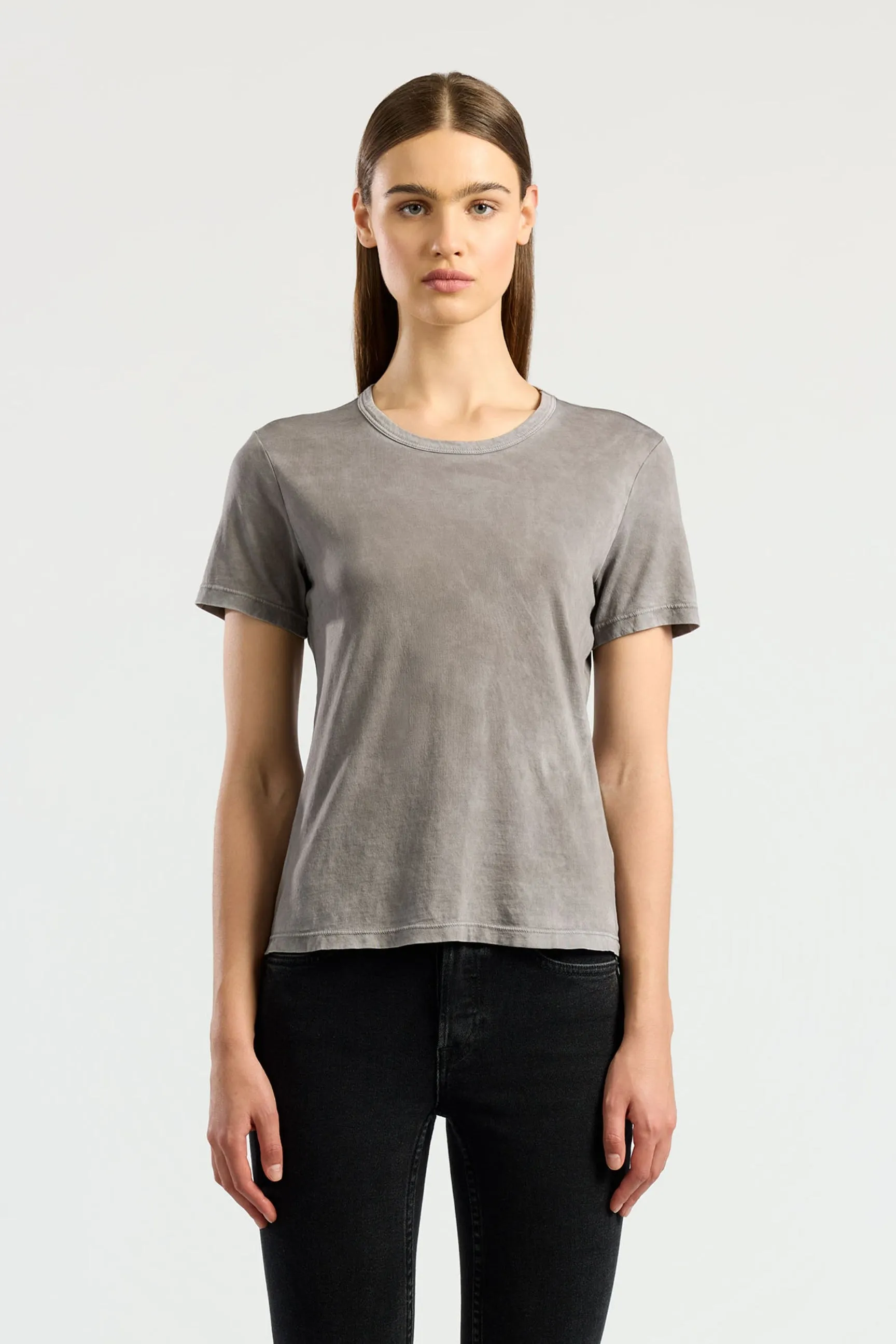 Sleek Design Fit Standard Tee