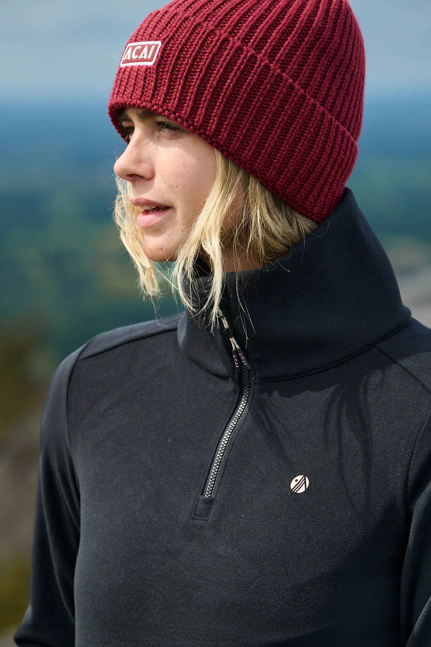 Endurasoft Quarter Zip - Black ExpandableSideGussets Snow Day