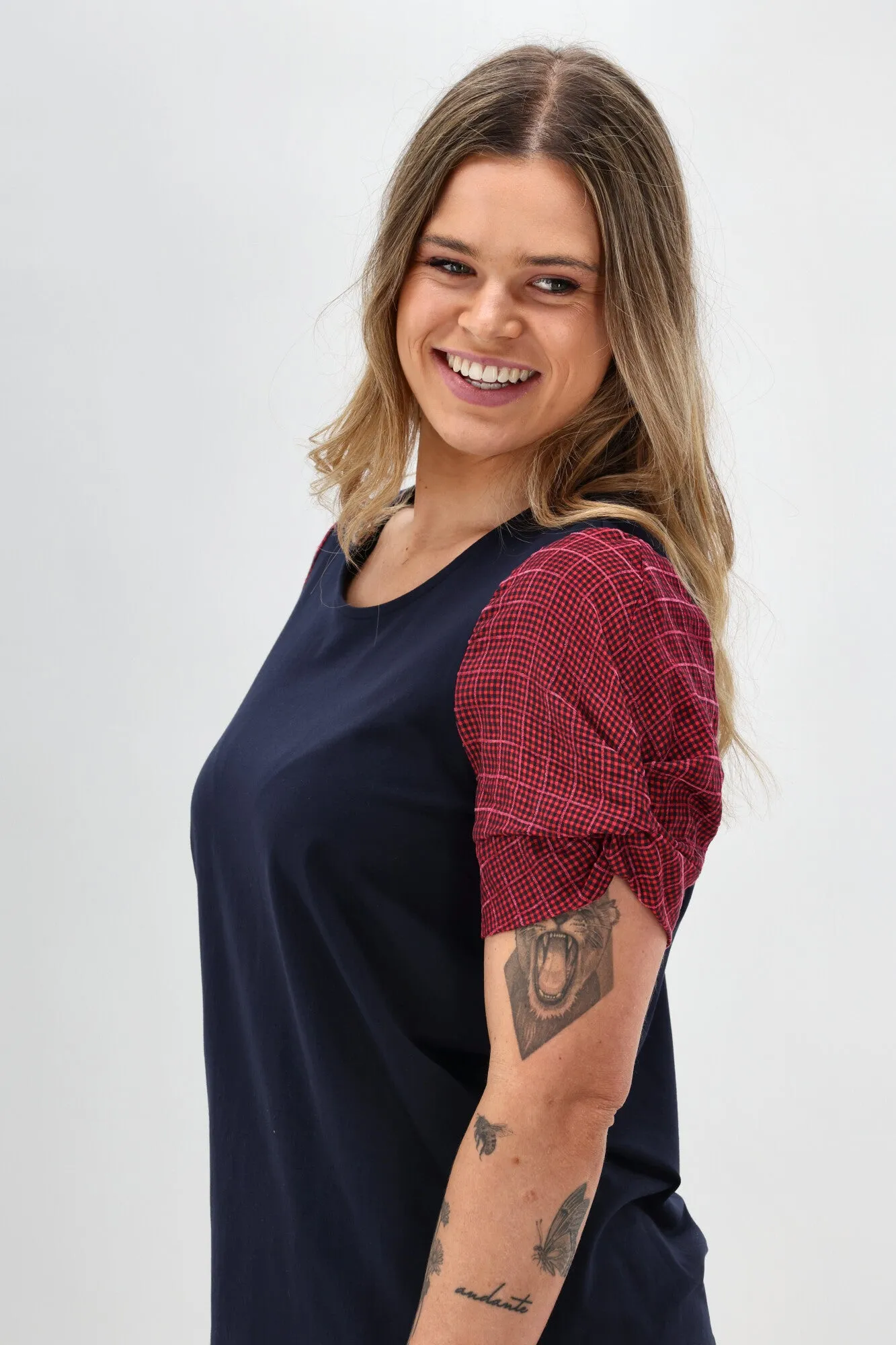 Skin Friendly Lining Breathable Yarn Composition Shine On Label Garan Spliced Knit Tee with Woven Check Sleeve Navy Pink