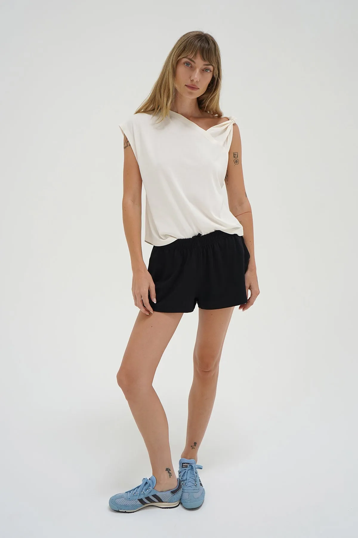 Natia Tee - Jet Stream Outdoor Adventure Performance Wear Fit