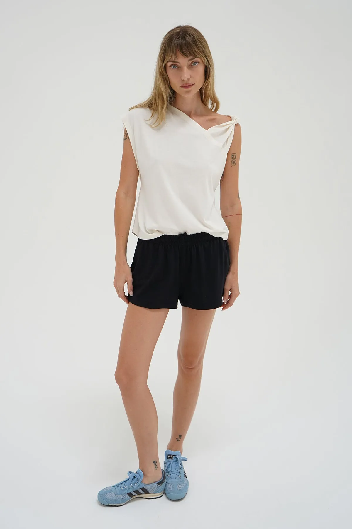 Natia Tee - Jet Stream Comfort Design Fit homecoming