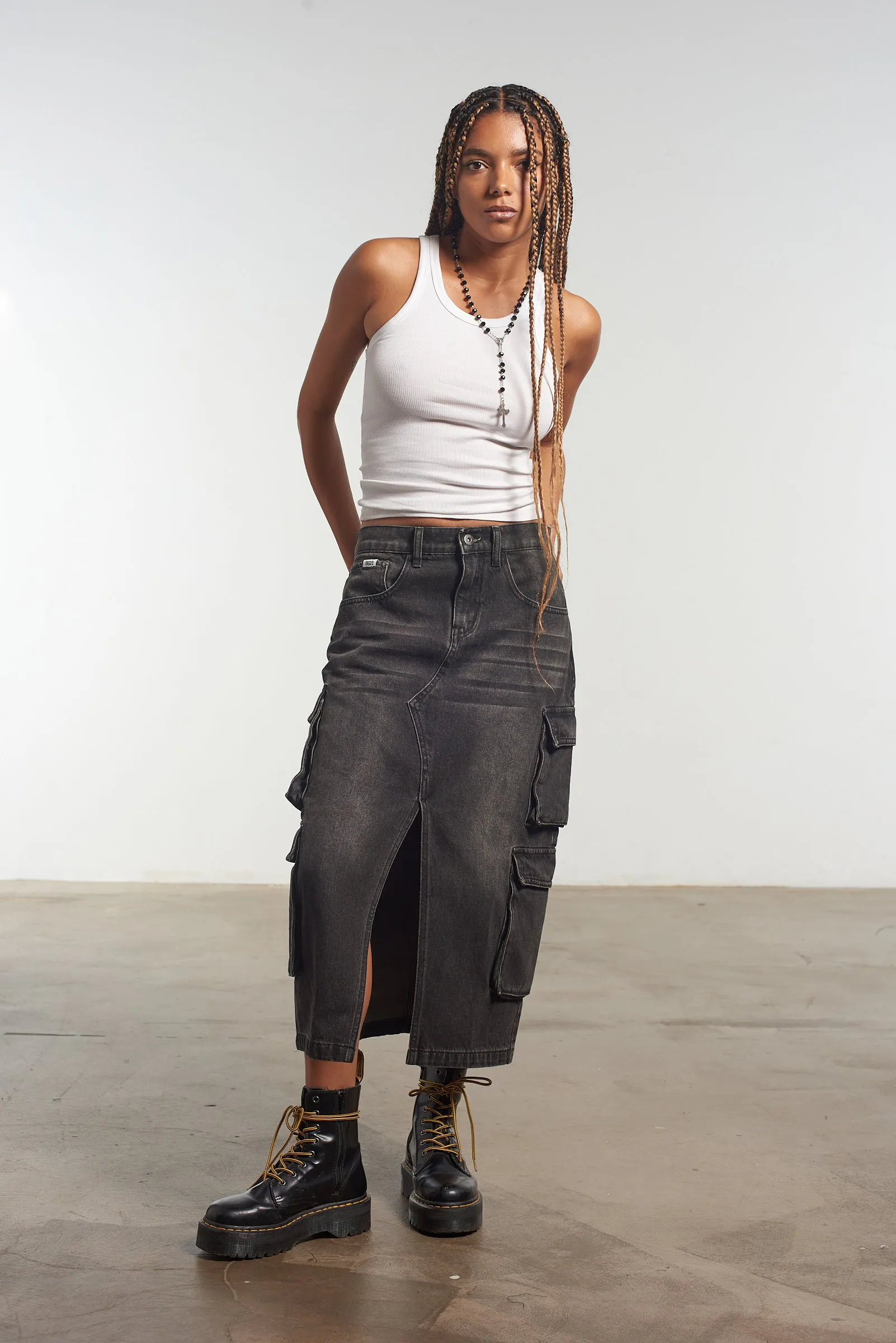 Outfit Essence Satin feel Combat Midi Skirt Black