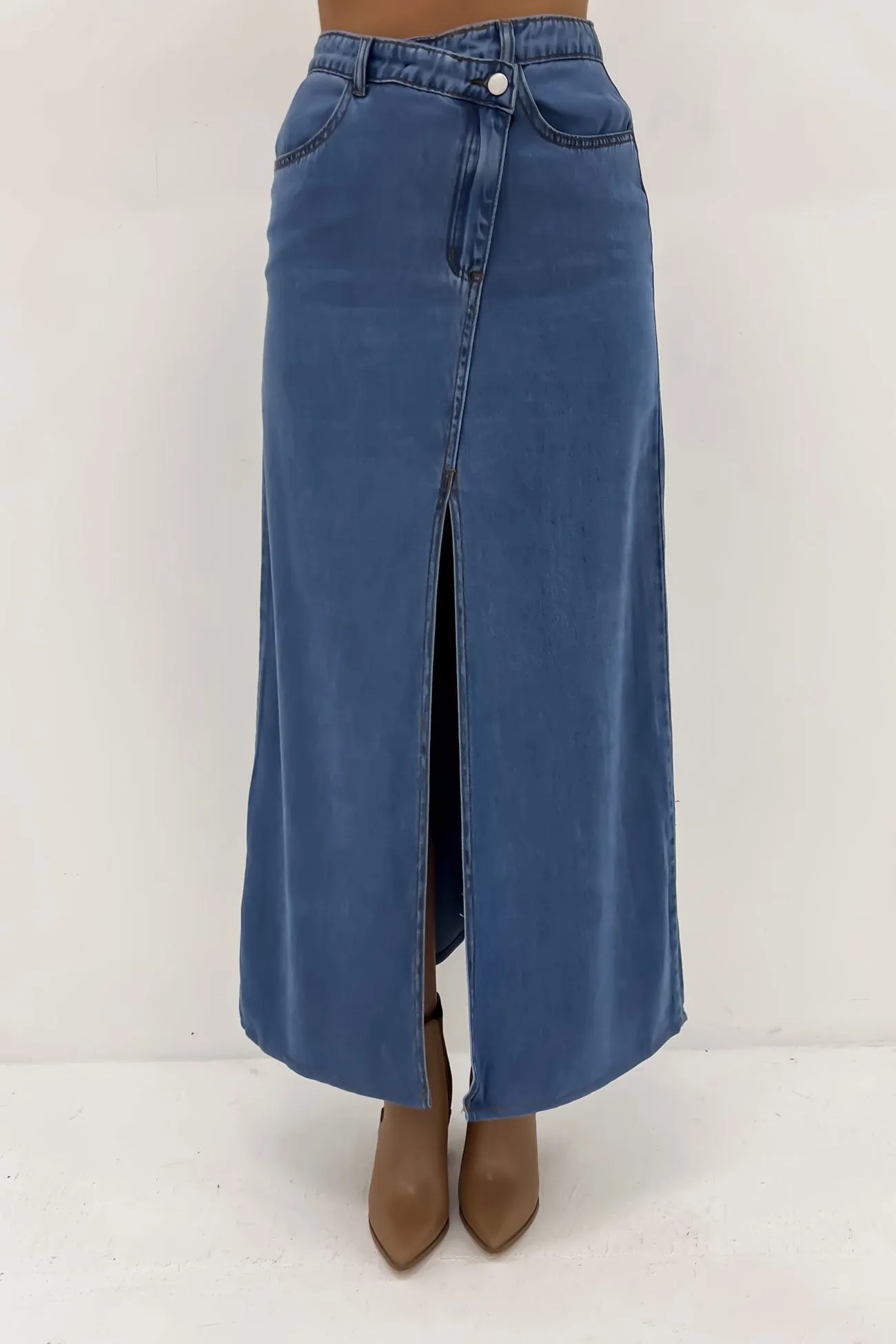 Oversized style Everyday Look Kingsten Maxi Skirt Blue