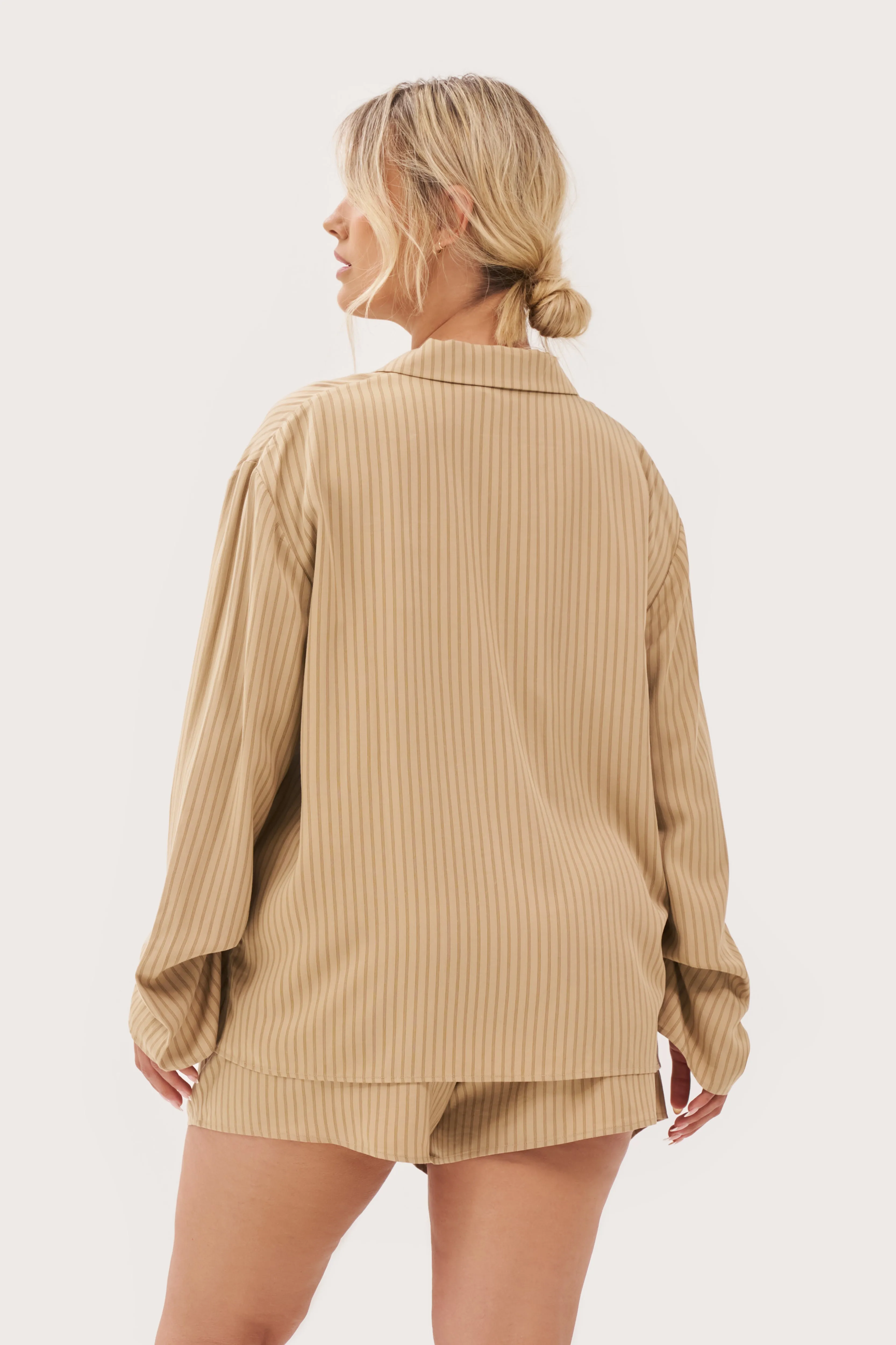 Treble Stripe Overshirt - Sand Round neck simplicity