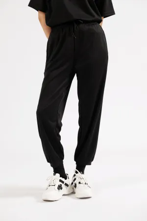 BASIC JOGGER PANTS Water resistant coating