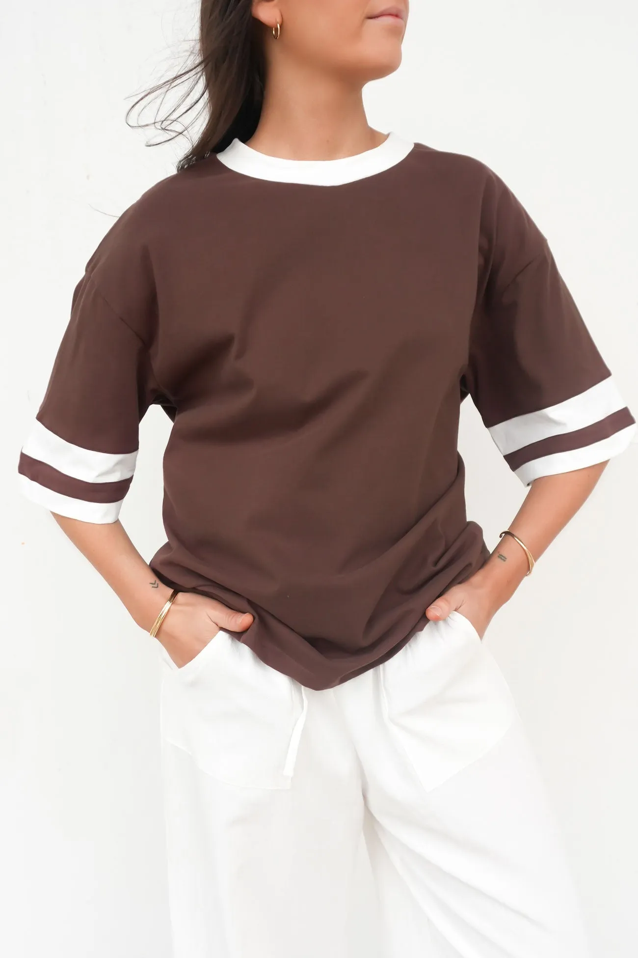 thermal Simple yet stylish Della Tee Chocolate White