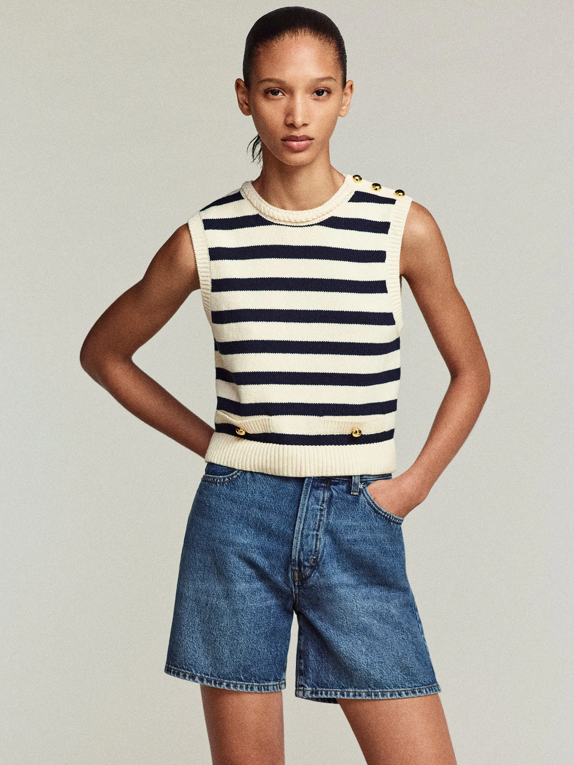 Minimal Comfort The Harbor Vest -- Navy Multi