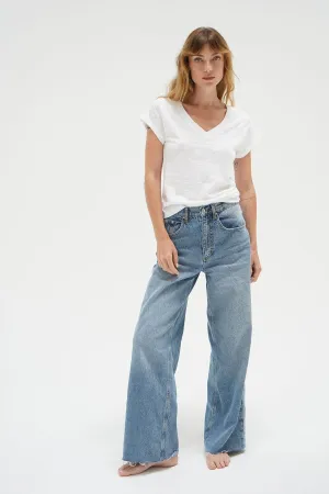 Fitted Deep V Cotton Tee - White Easter Versatile Fit