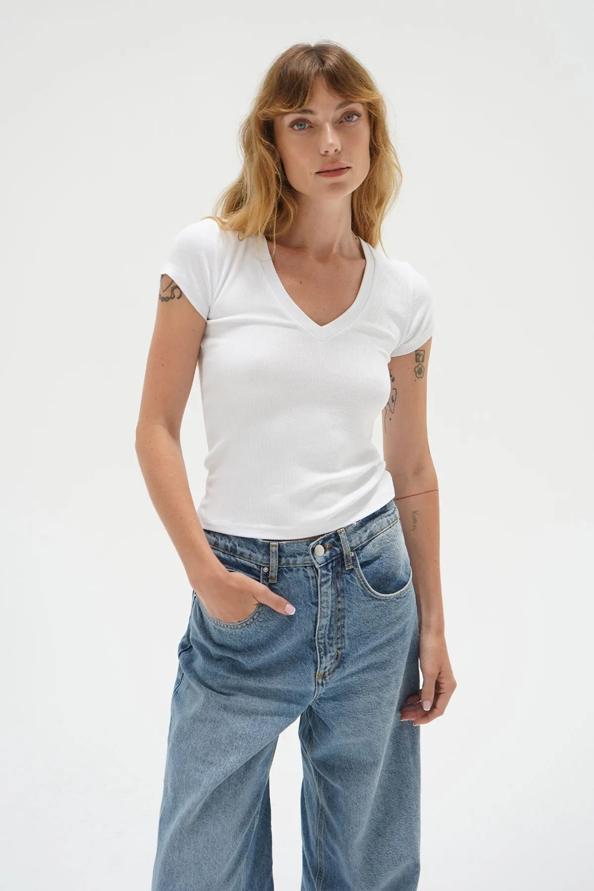 Street Casual Look Light Flex Fit Fitted Ribbed V Neck - White