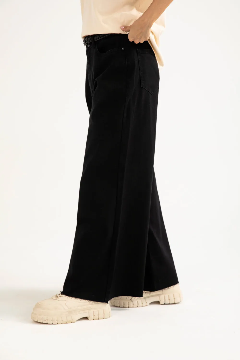 Lightweight Fit Lined interior FLARED FIT DENIM WITH RAW HEM