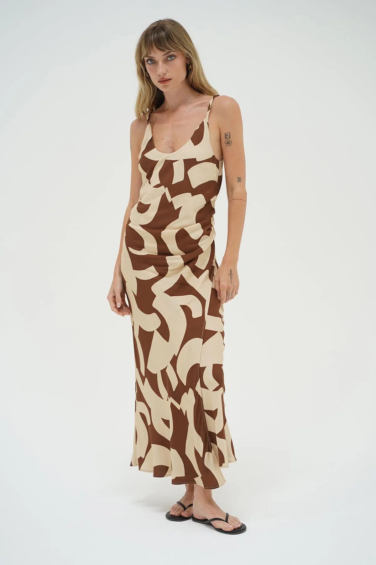 Simple Fashion Opaque Tone Fareni Dress - Geometric Canyon