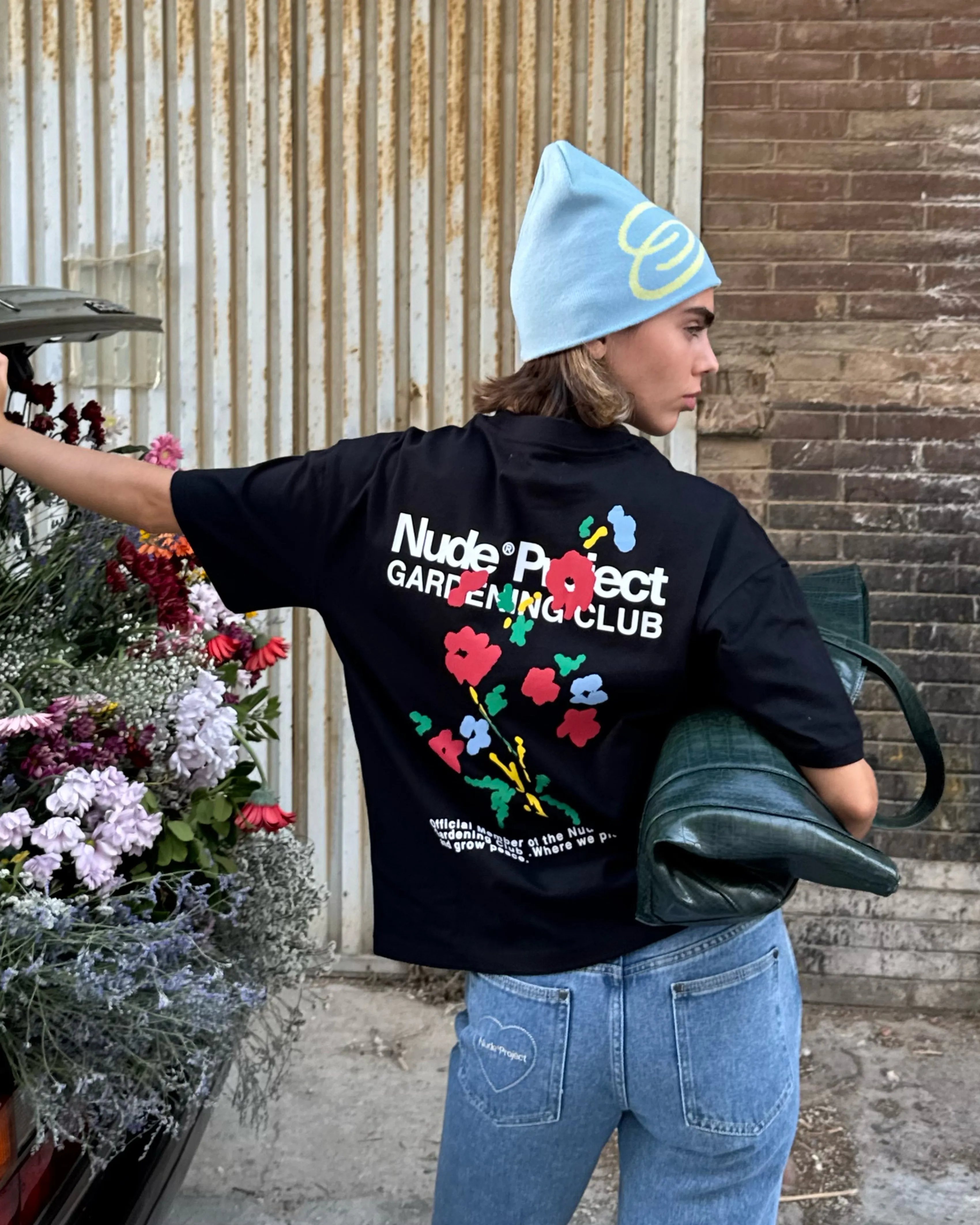 Floreta Tee Black Family Style City Casual