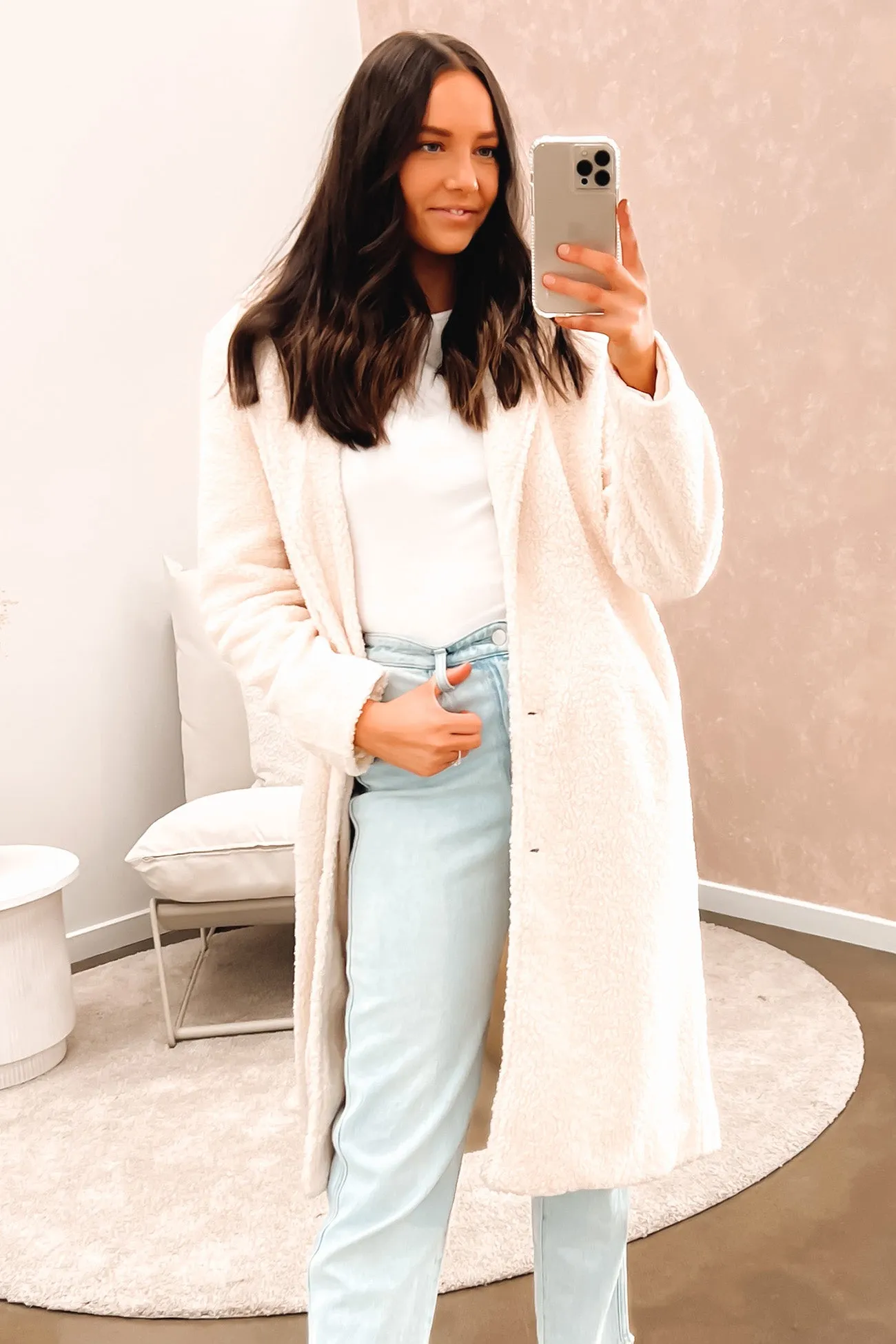 Seamless Technology Ergonomic Shoulder Design Francesca Teddy Coat Vintage White