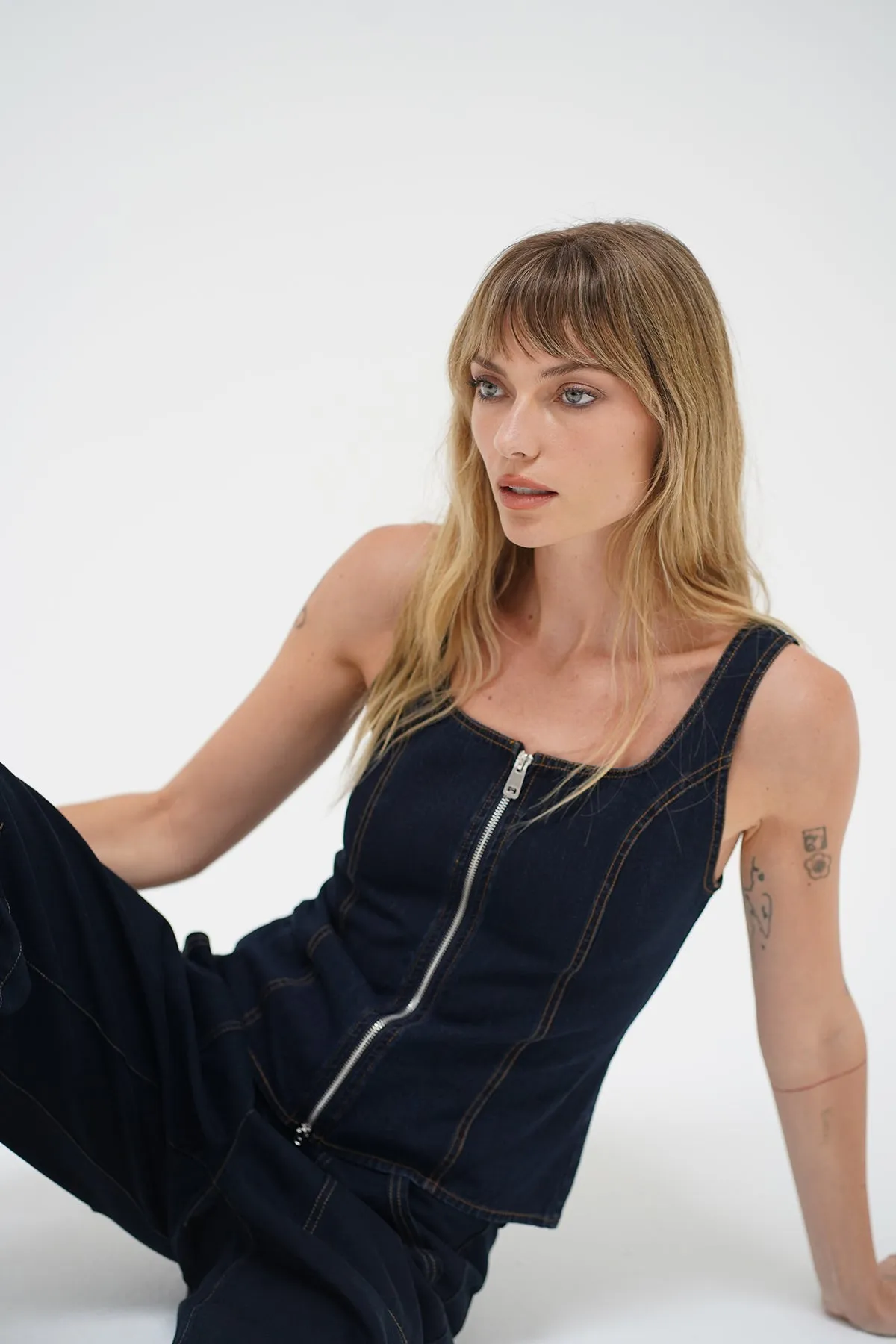 Fashionable Vest Gili Zip Tank - Raw Look Denim