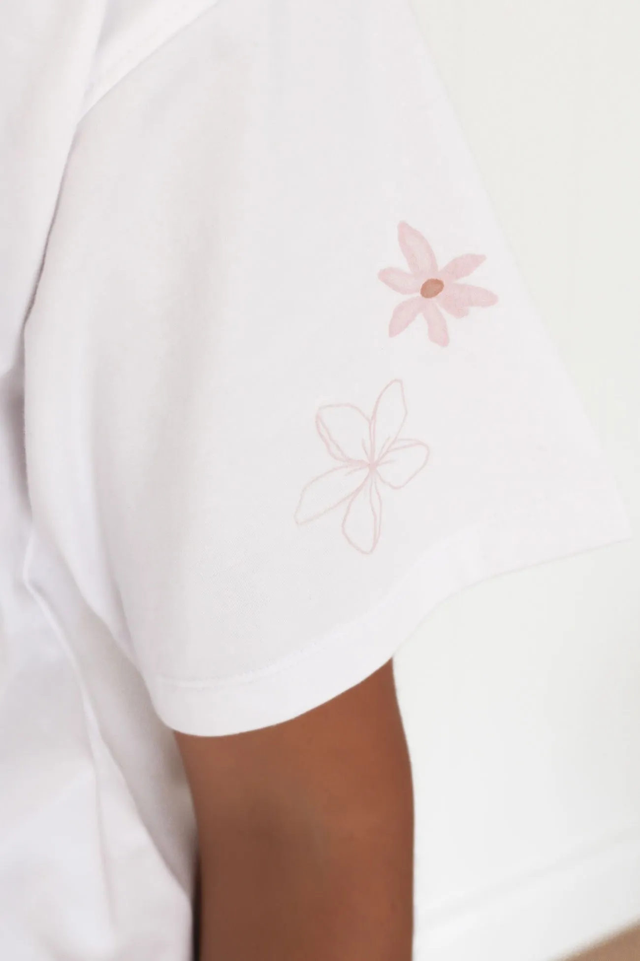 Golden Tee White coordinate with other items Casual Look Wear