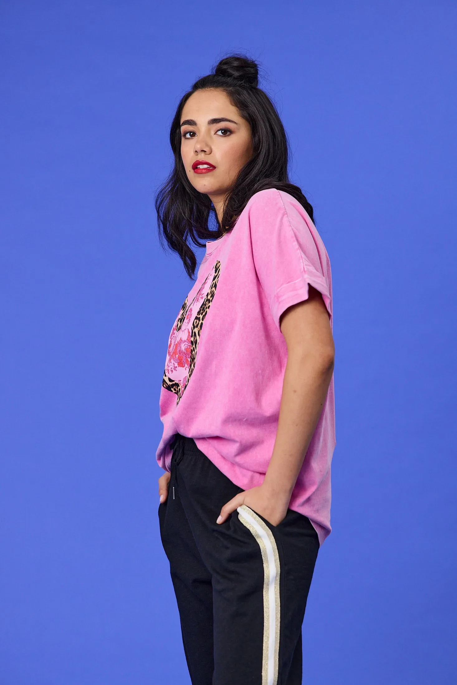 Classic Crew Neck Rebel Club Fierce Heart Drop Crew Tee Pink