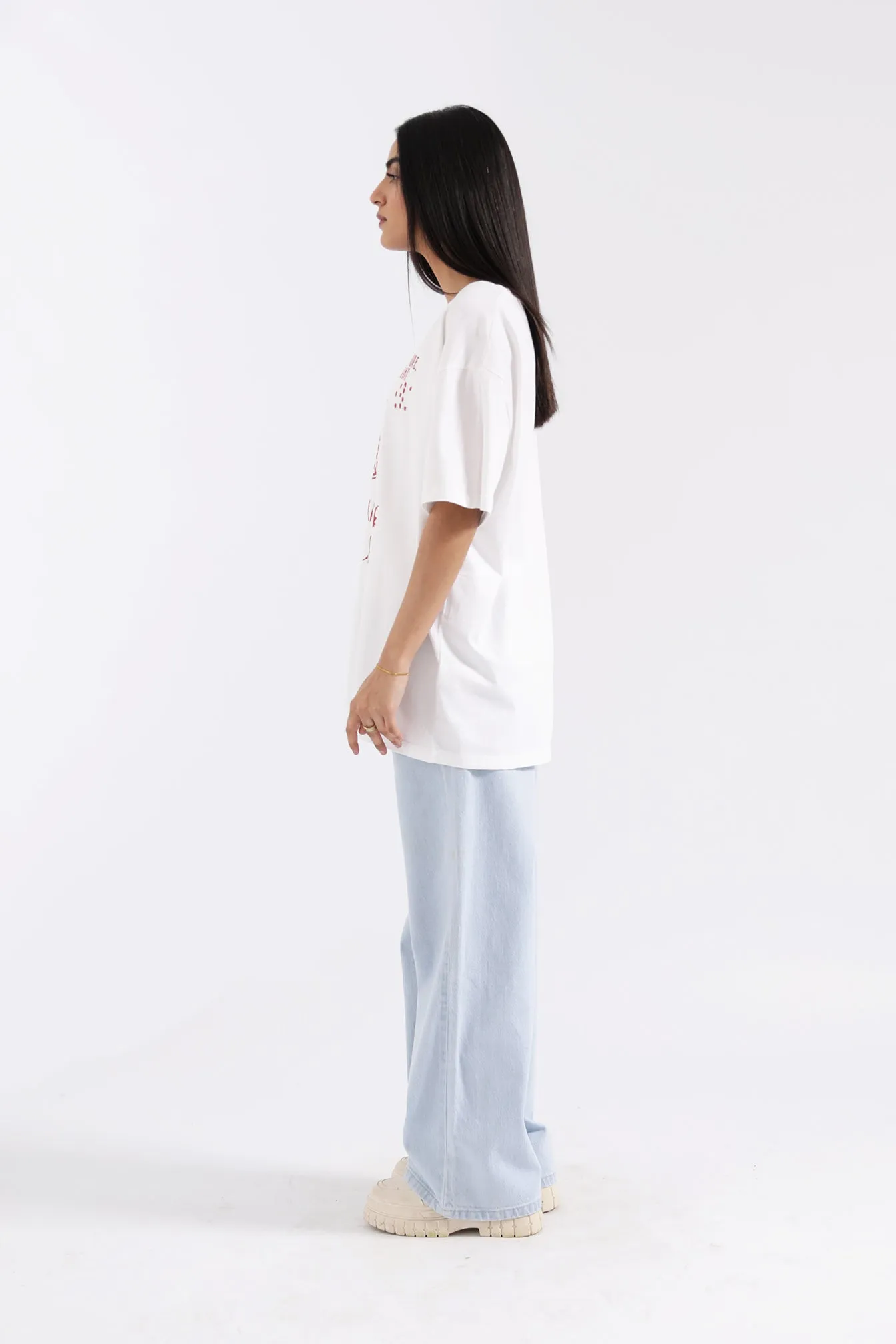 GRAPHIC OVERSIZED TEE Effortless Wear Fit Feminine Touch