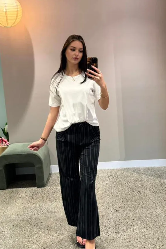 Active Outfit Style Everyday Comfort Style Ayva Tia Twist Tee White