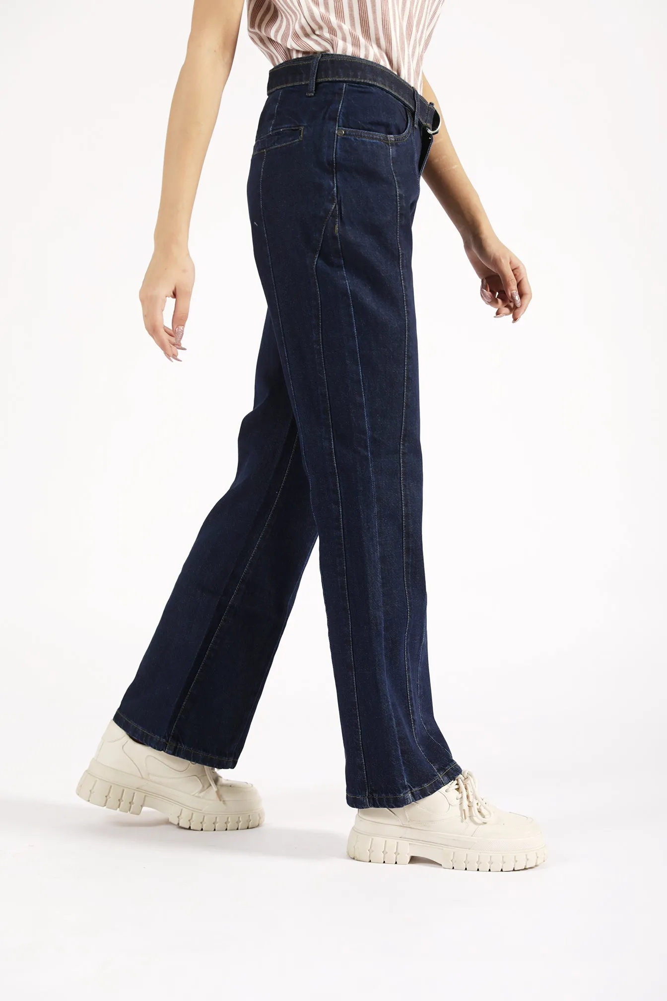 FLARED DENIM WITH BELT DETAIL Quick Comfort Design