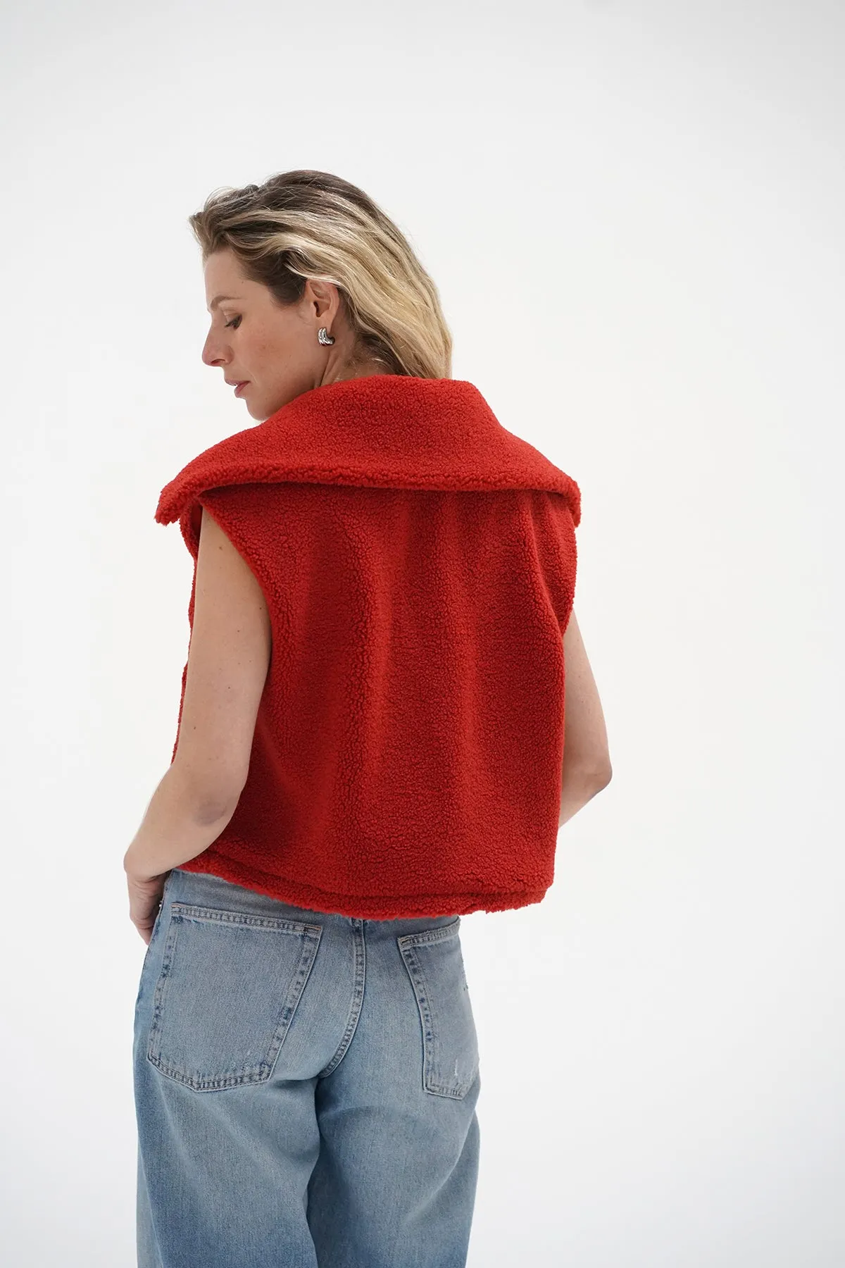 Baylor Sherpa Vest - Cayenne Stretch Recovery Yarn