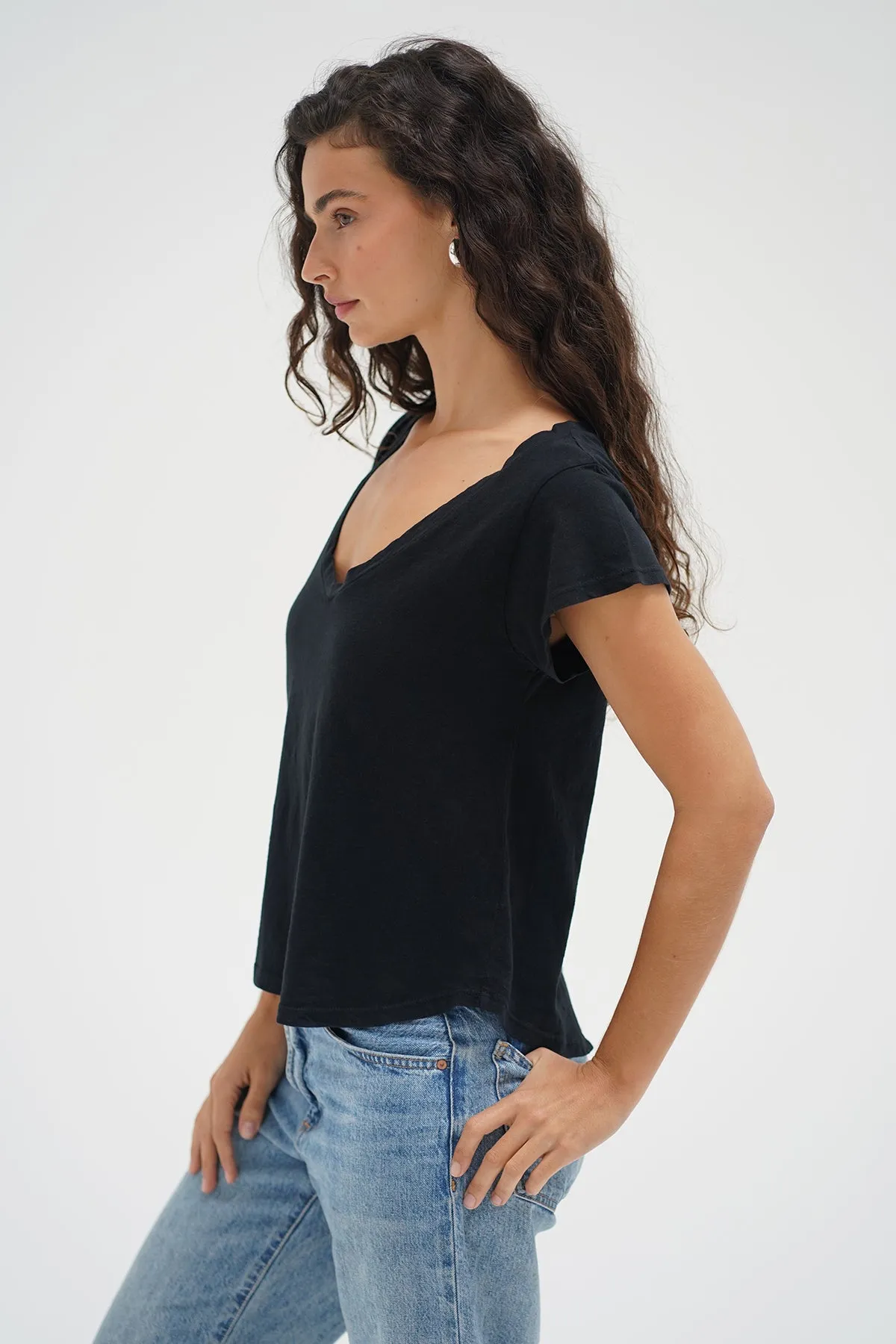 Kaden Cotton V Neck - Black Leather combination