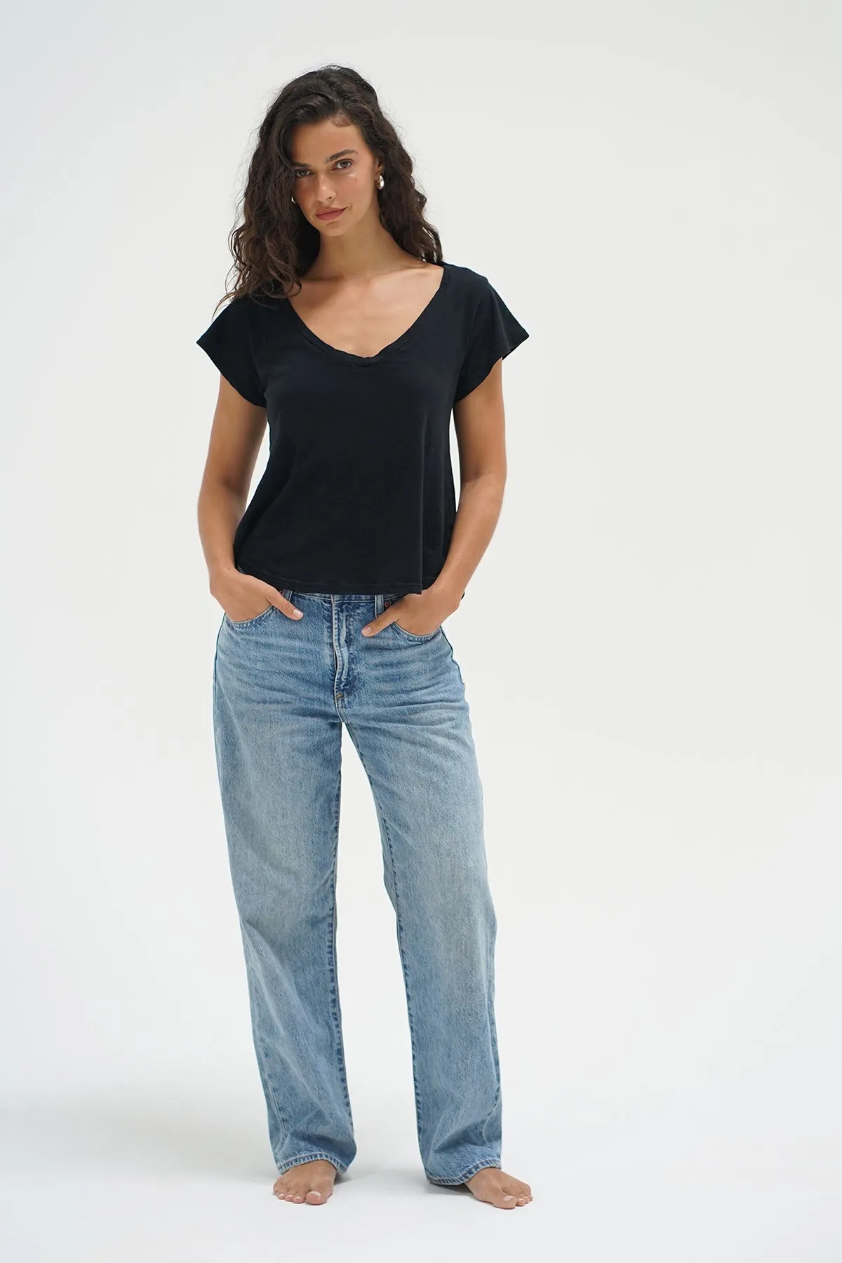 Kaden Cotton V Neck - Black Chic Comfort Style Effortless Wear Fit