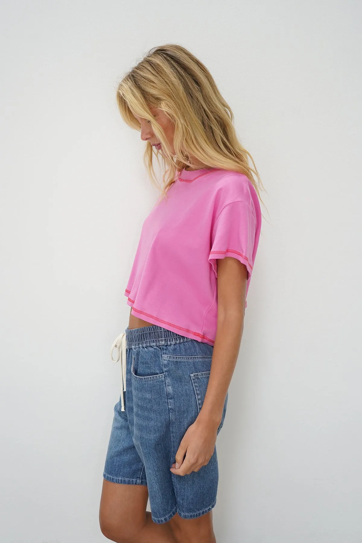 Leni Cropped Tee - Bright Pink Chilly Day Comfort Cycling endurance
