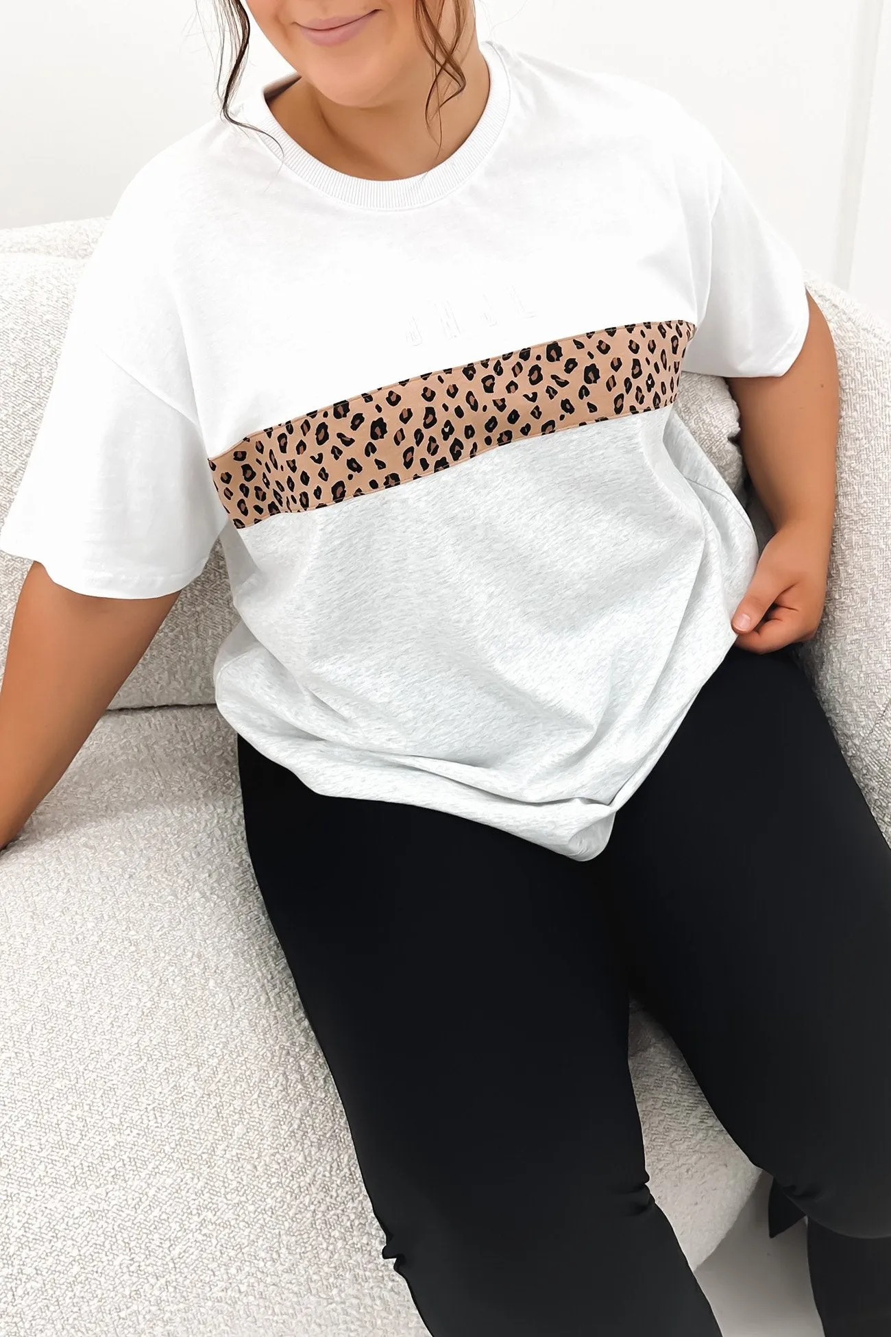 Versatile Wear Denim combination Leopard Panel Up Tee Snow Marle