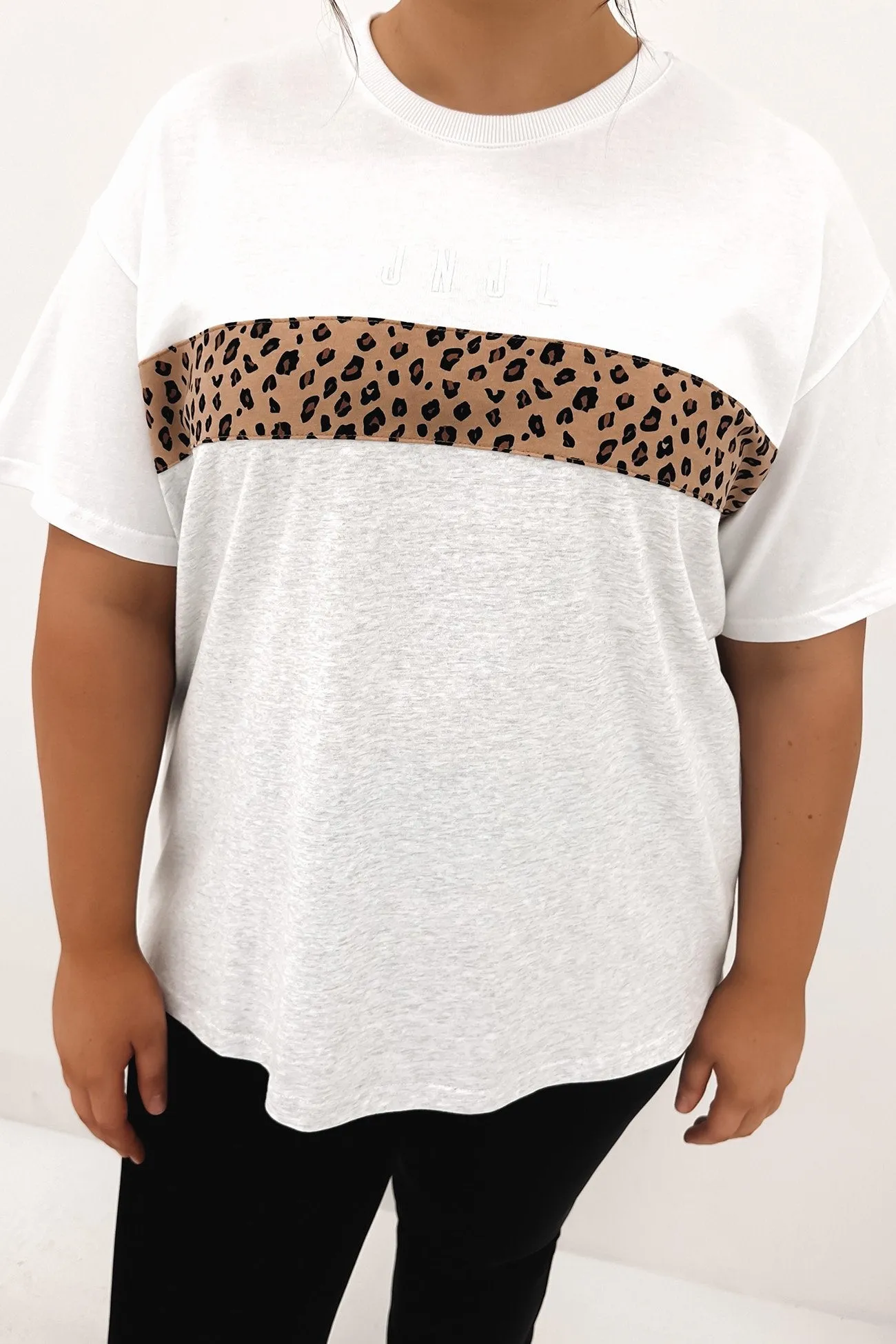 Chic Vibe Cozy Performance Leopard Panel Up Tee Snow Marle