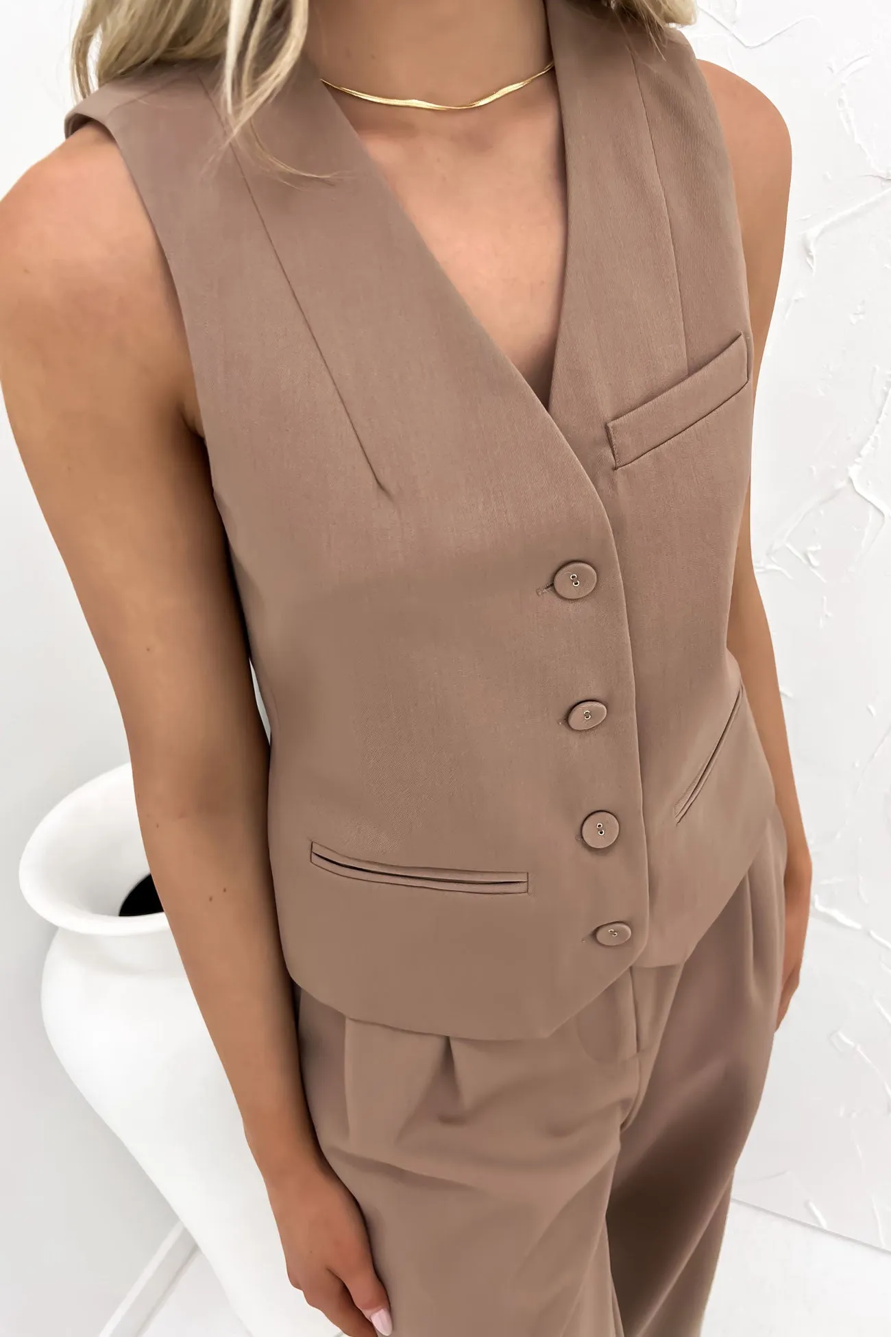 Liarna Vest Mocha WrinkleResistantFabric