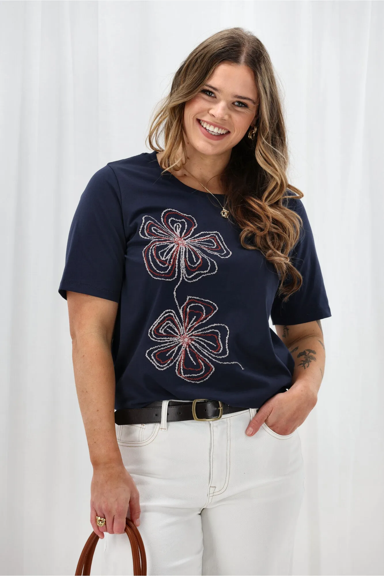 Daily Fashion Easy Fit Wear Gloss The Label Zayden Floral Embroidered Tee Navy