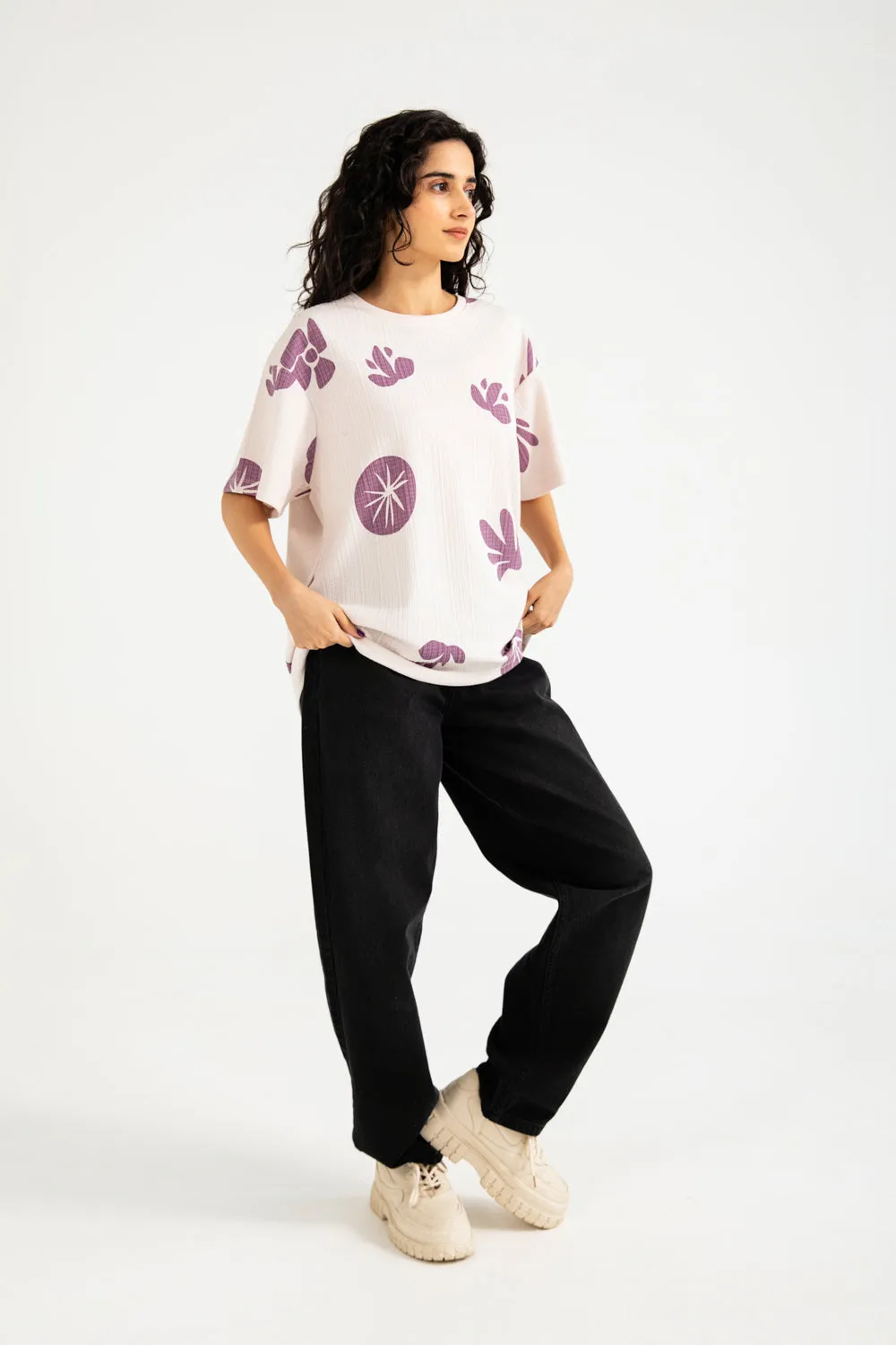 TEXTURED OVERSIZED TEE Everyday Fashion Look