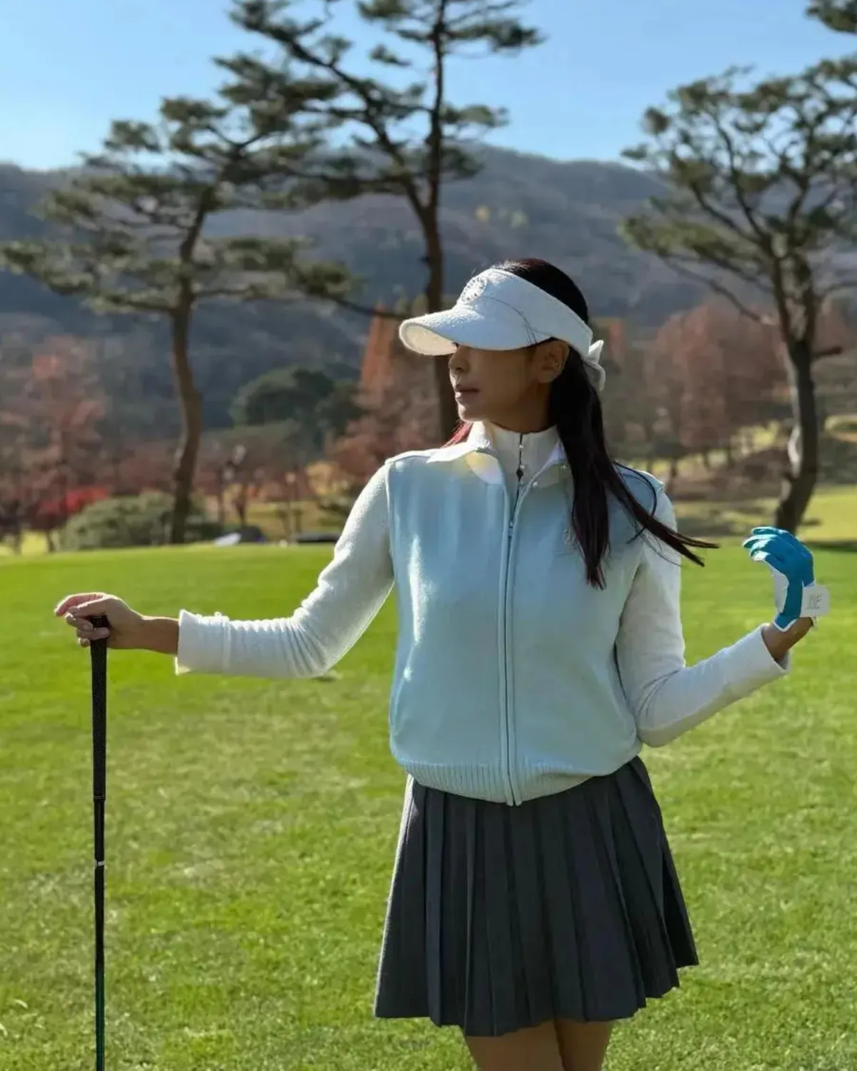 Embossed Detail Logo band pleated skirt - Charcoal gray