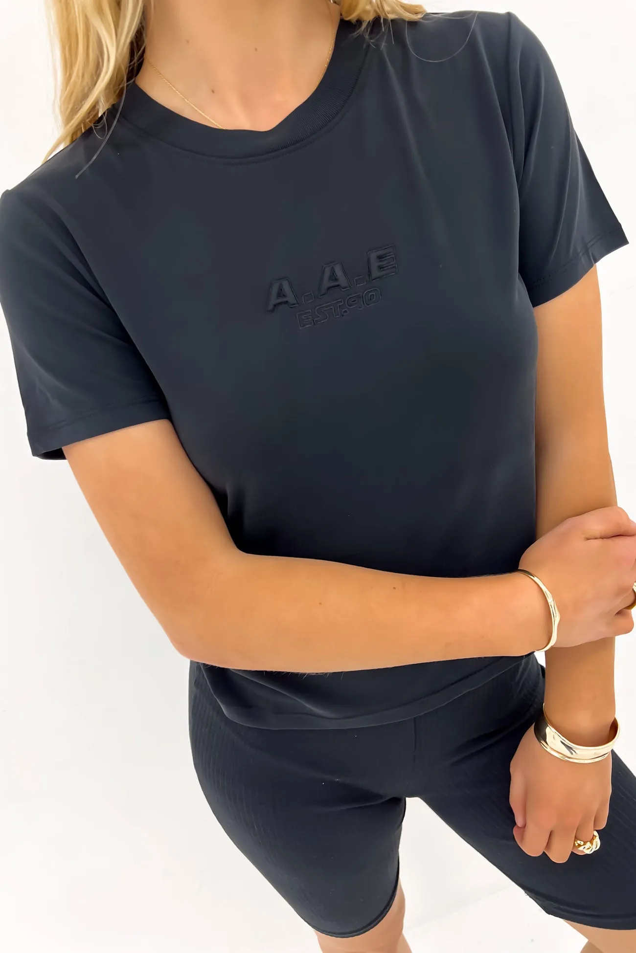 Luxe Active Tee Black Classic Layer Classic Layering