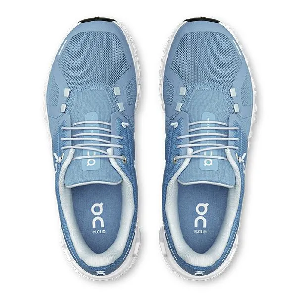 3D Arch Molding running in dry conditions Womens On Running Cloud 6 in Chambray/White