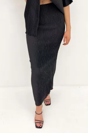 Maxinne Maxi Skirt Black Clean Aesthetic Vibrant color