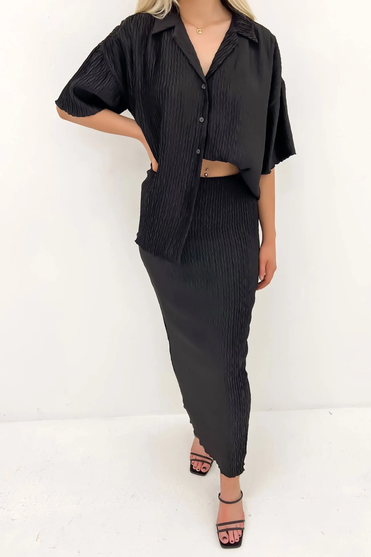 Maxinne Maxi Skirt Black Foldable Design Mid Rise