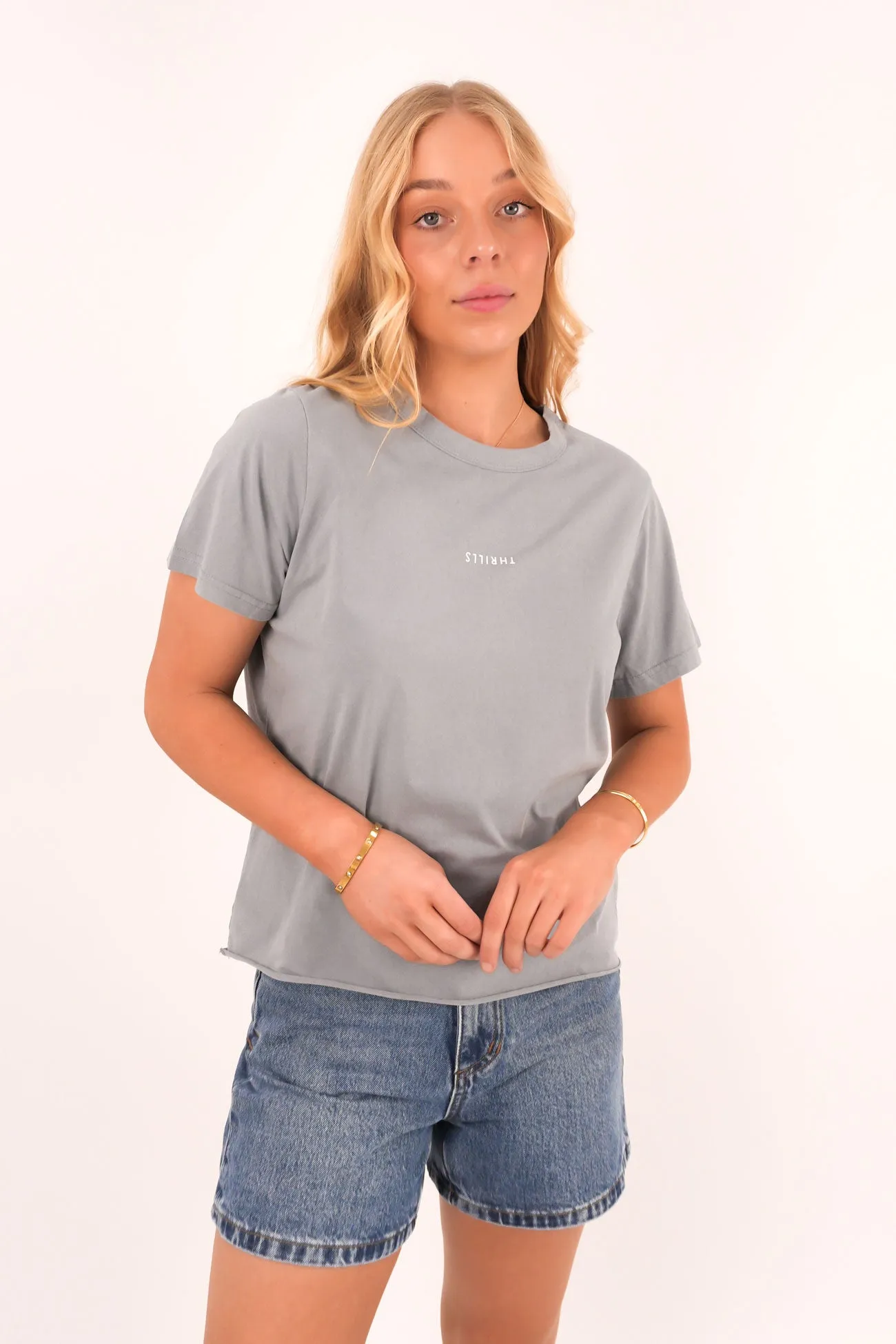 Floral freshness Sleek Look Minimal Thrills Relaxed Tee Smog