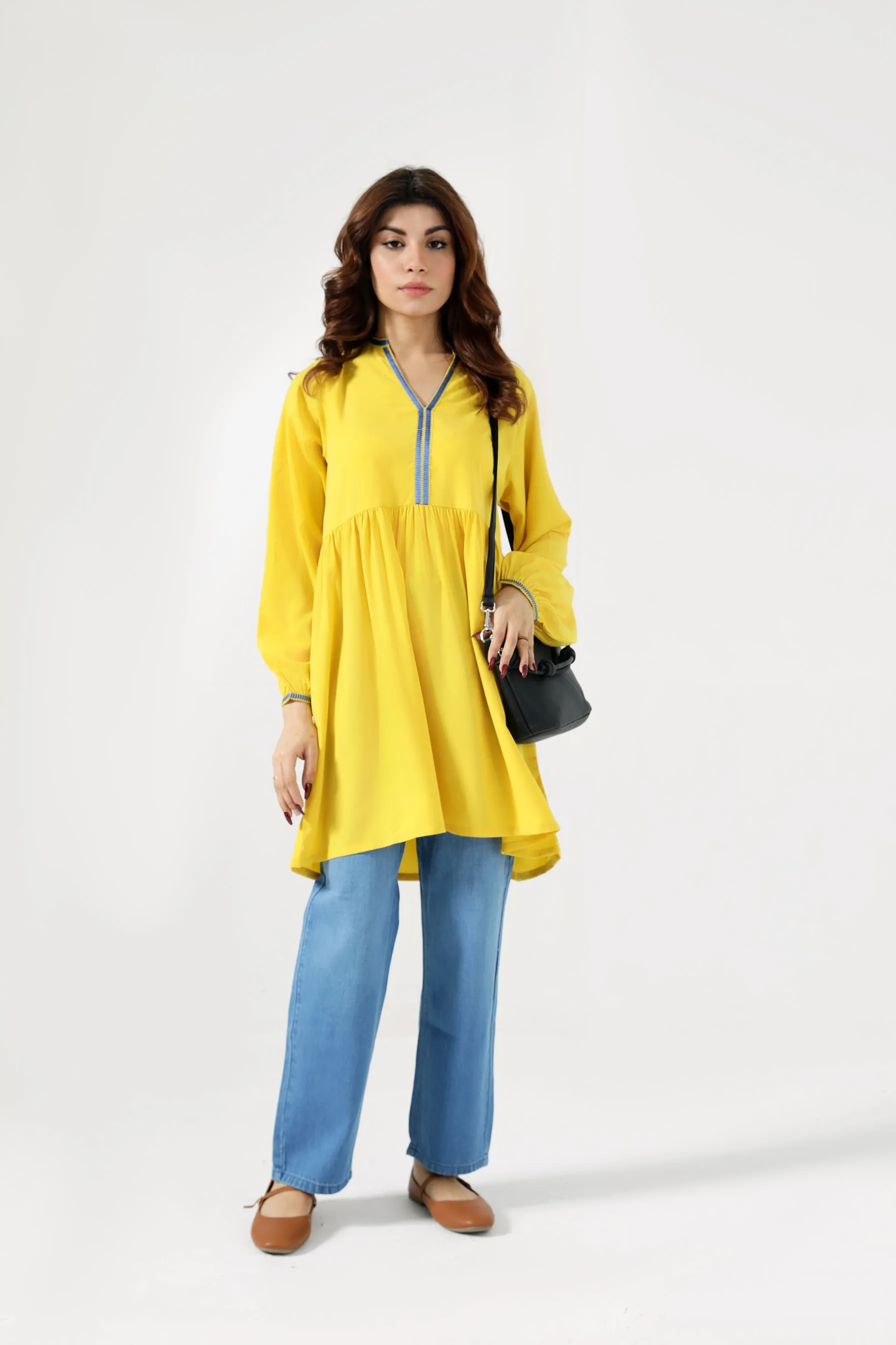 Pleated-Texture Weekend Fresh EMBROIDERED SHORT DRESS