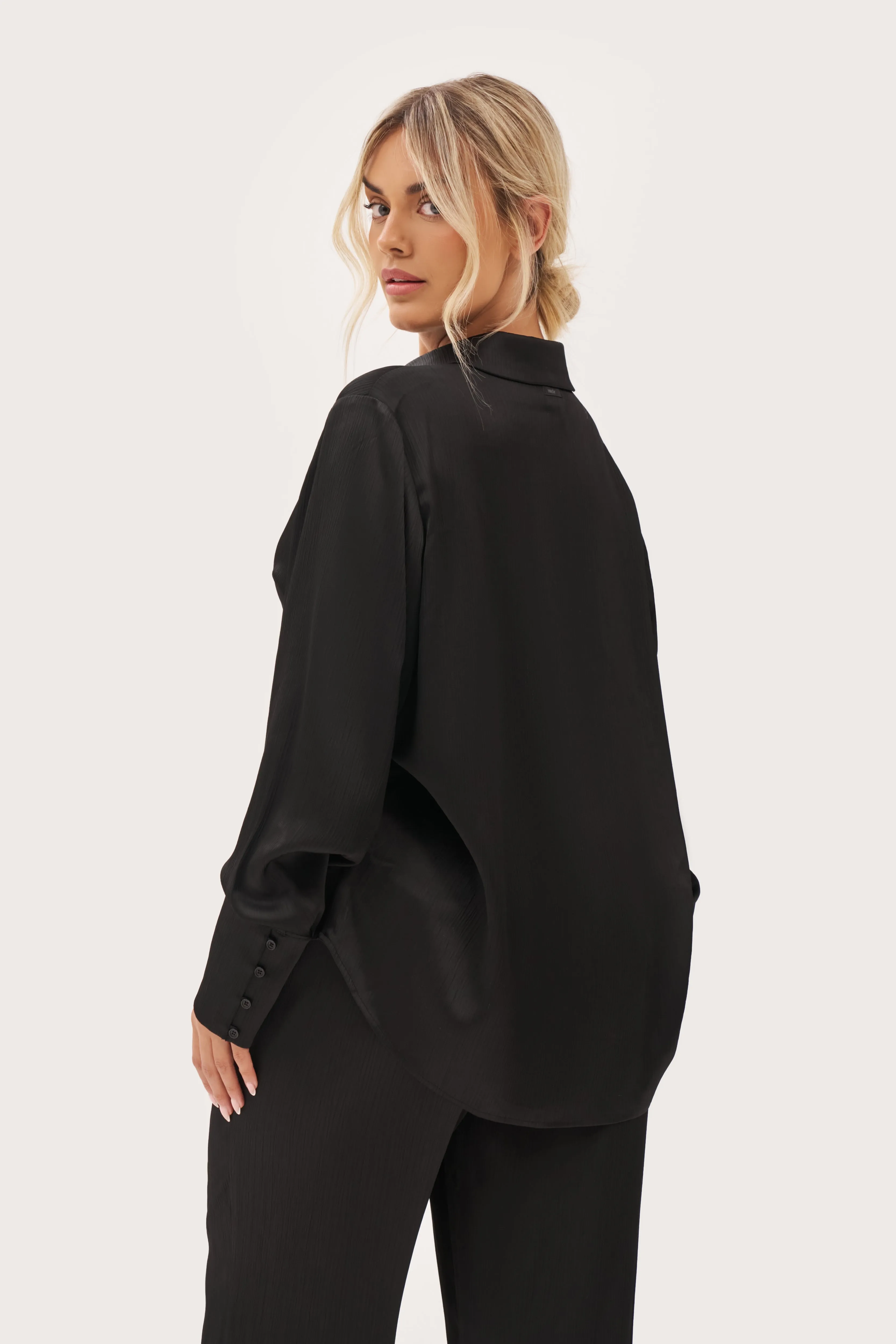 Vacation Mini Pleat Shirt with Scarf - Black ReinforcedHems Soft & Smooth