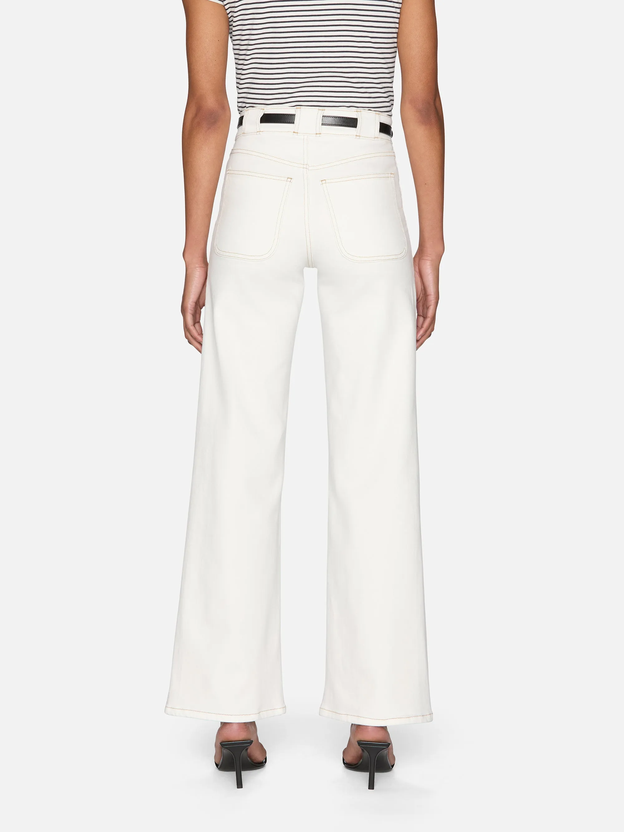 Modern Pocket Jean -- Au Natural Clean Flexible Material Body Shape