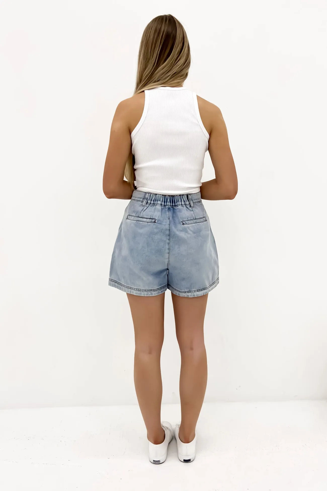 Quick Wear Josie Short Bleach